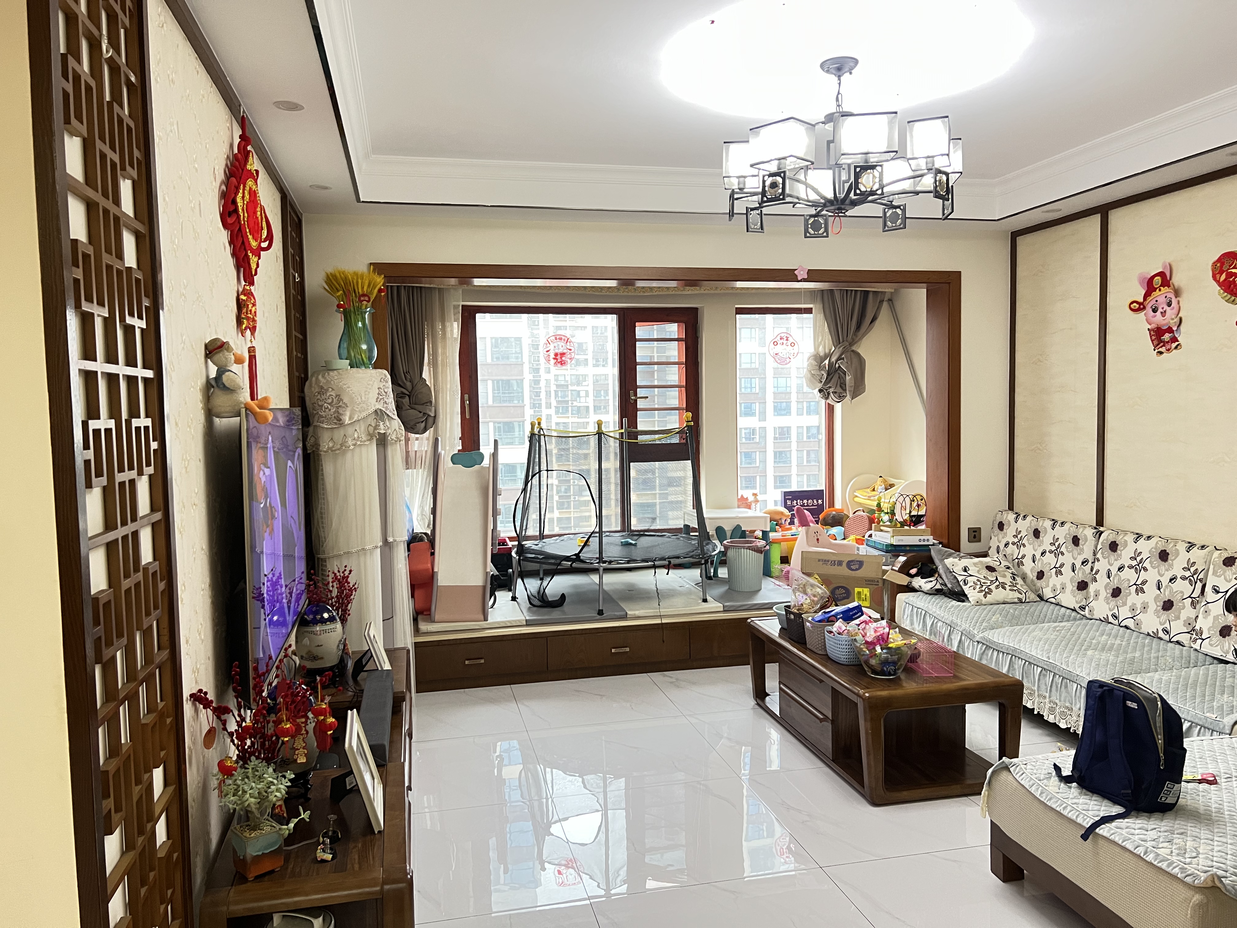 泰山一号 4室2厅2卫 84.0万 泰山一号 4室2厅2卫 84.0万室内图