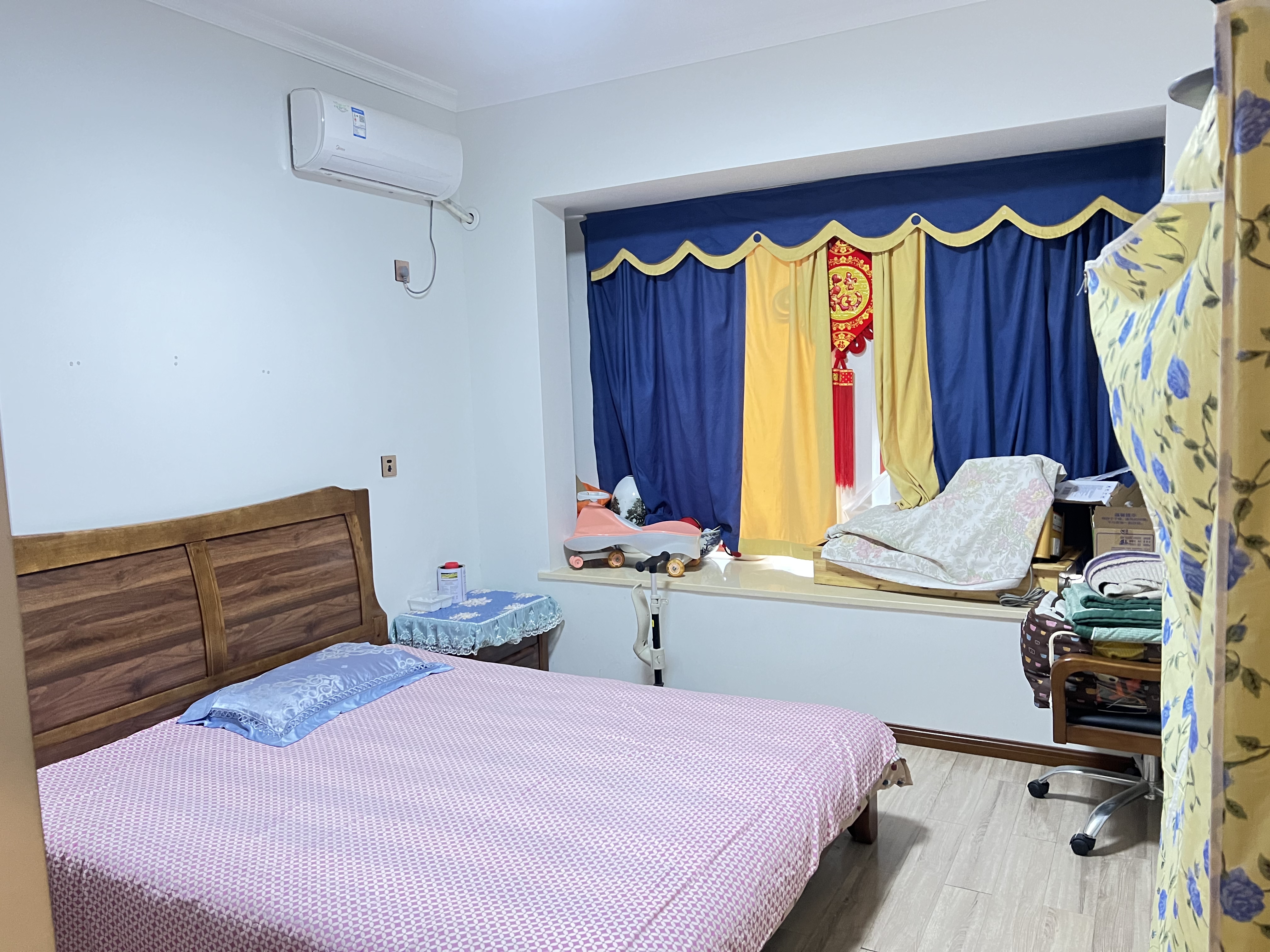 泰山一号 4室2厅2卫 84.0万 泰山一号 4室2厅2卫 84.0万室内图