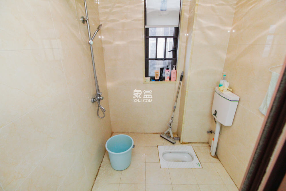 南城印象  3室2廳2衛(wèi)   138.00萬