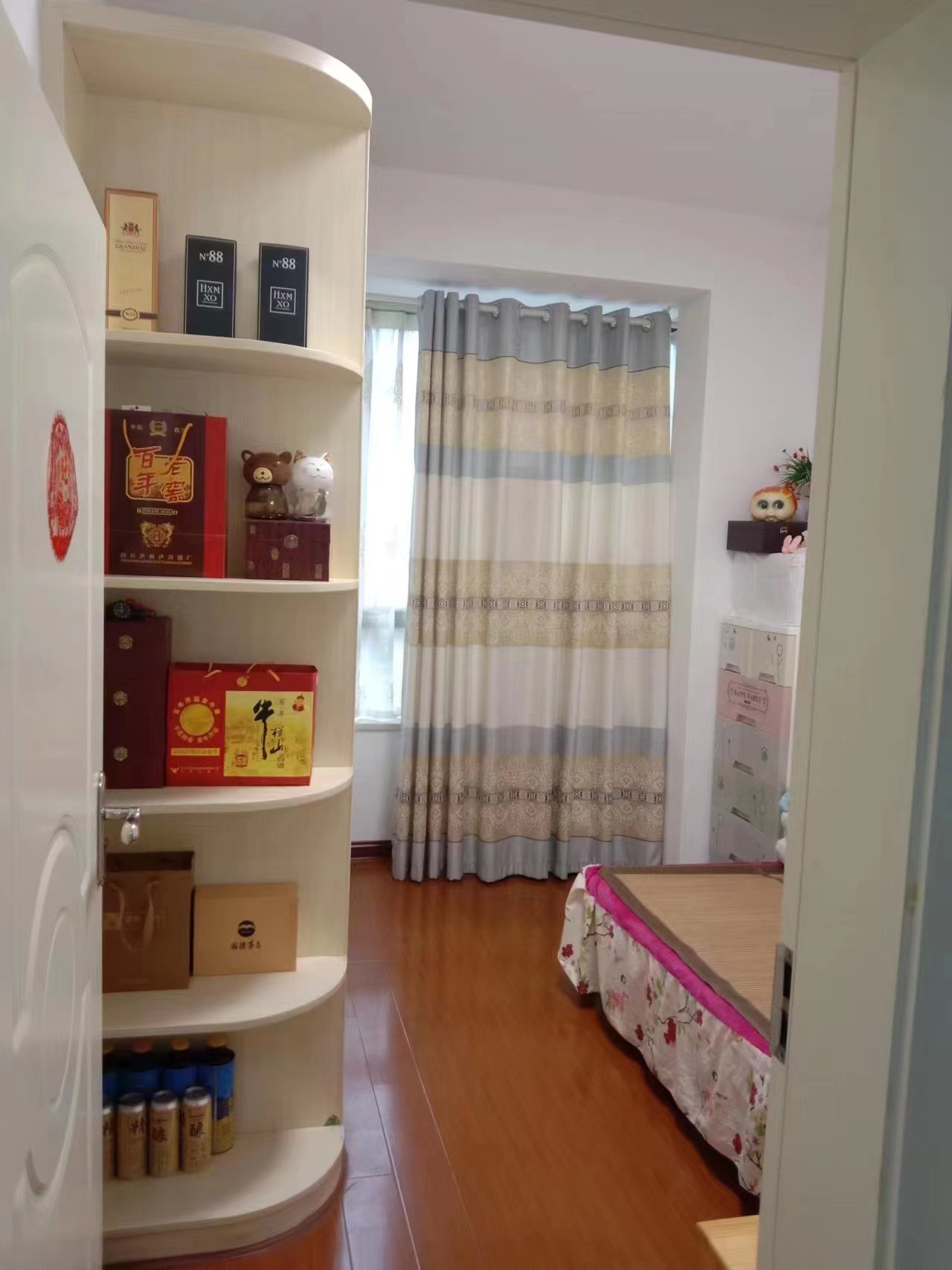 芙蓉世纪城 3室2厅2卫 65.00万 芙蓉世纪城 3室2厅2卫 65.00万客厅