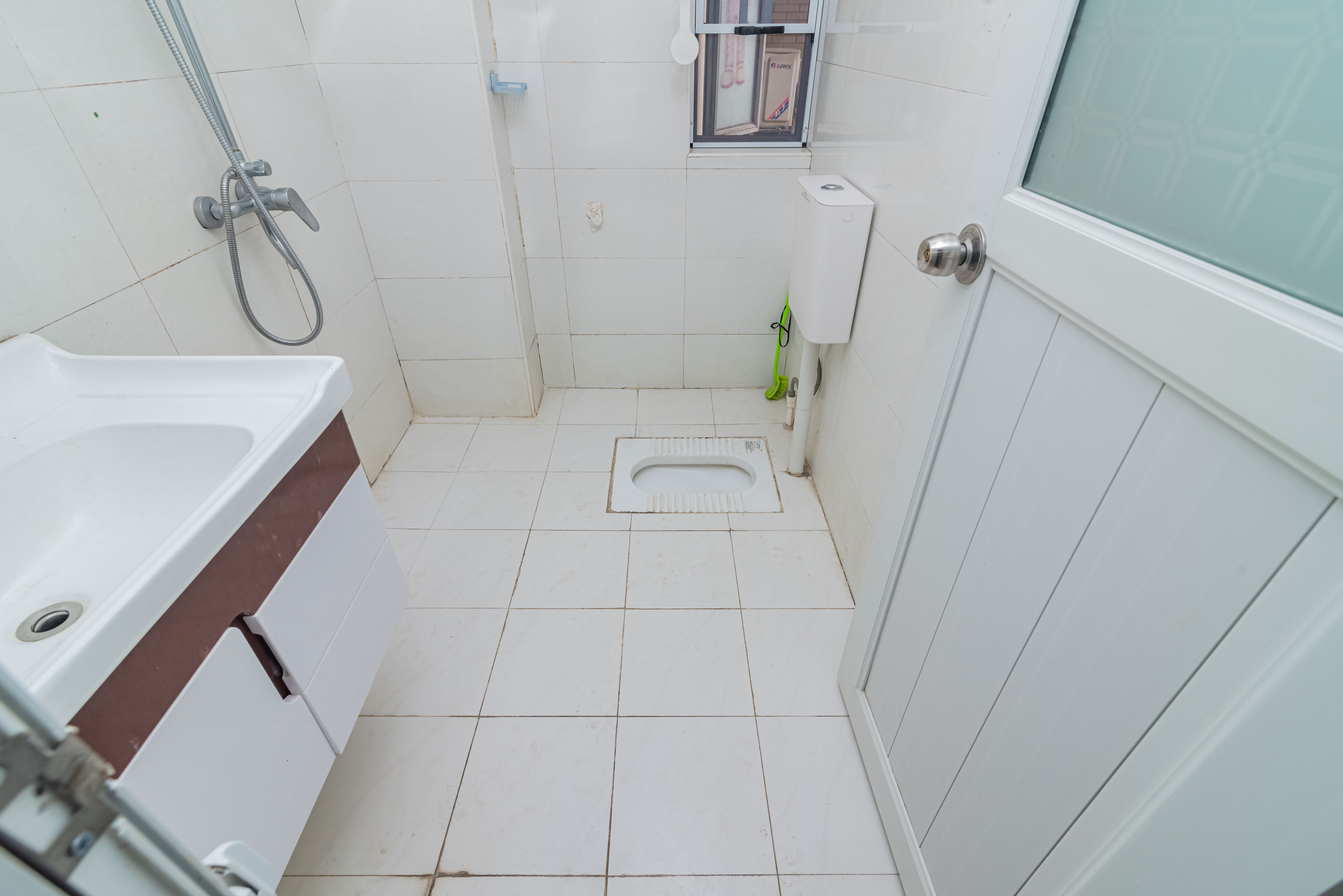 紫晶城 2室2厅1卫 60.00万 紫晶城 2室2厅1卫 60.00万卫生间