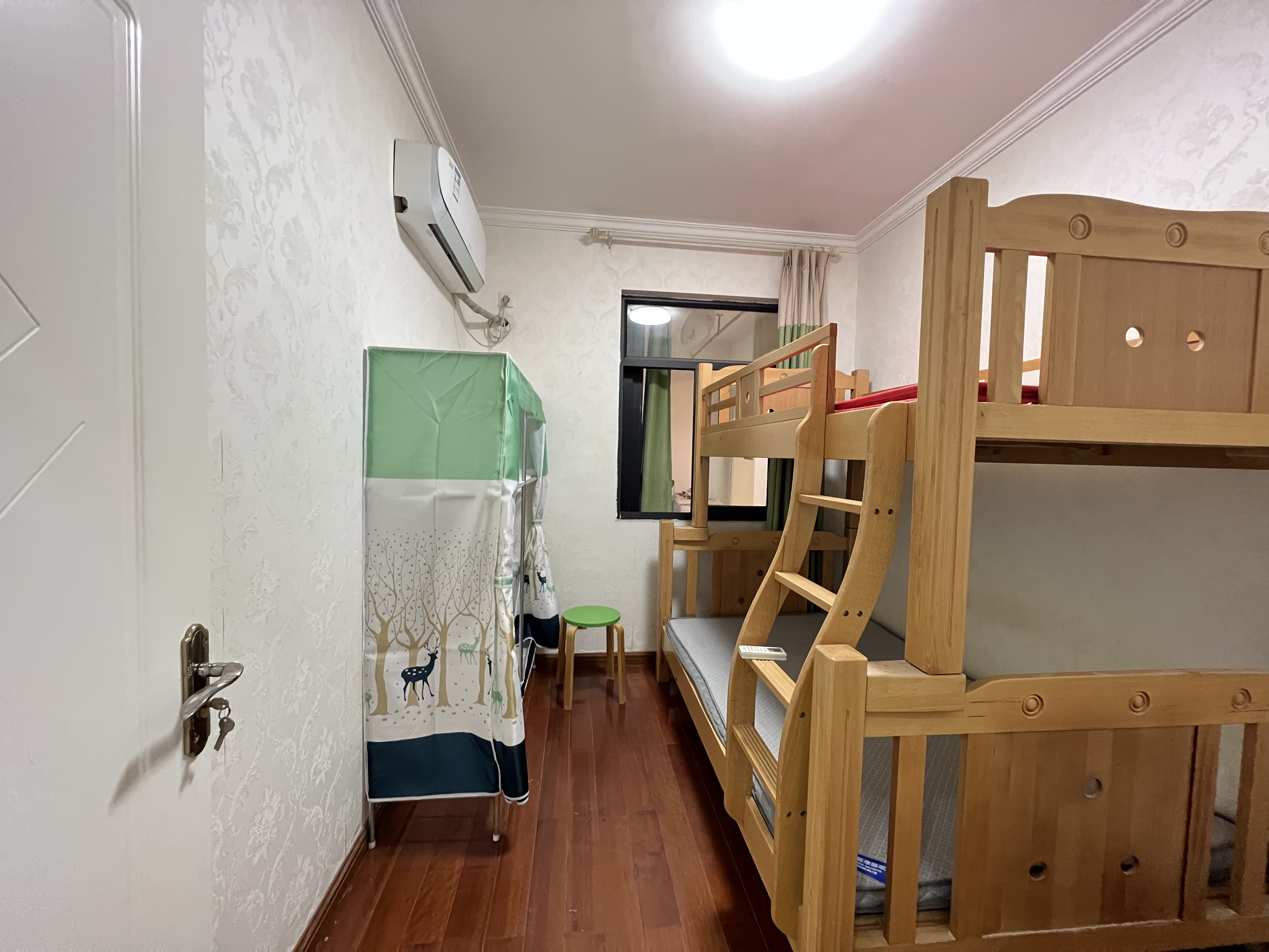 翰林居  3室2厅1卫   39.50万客厅