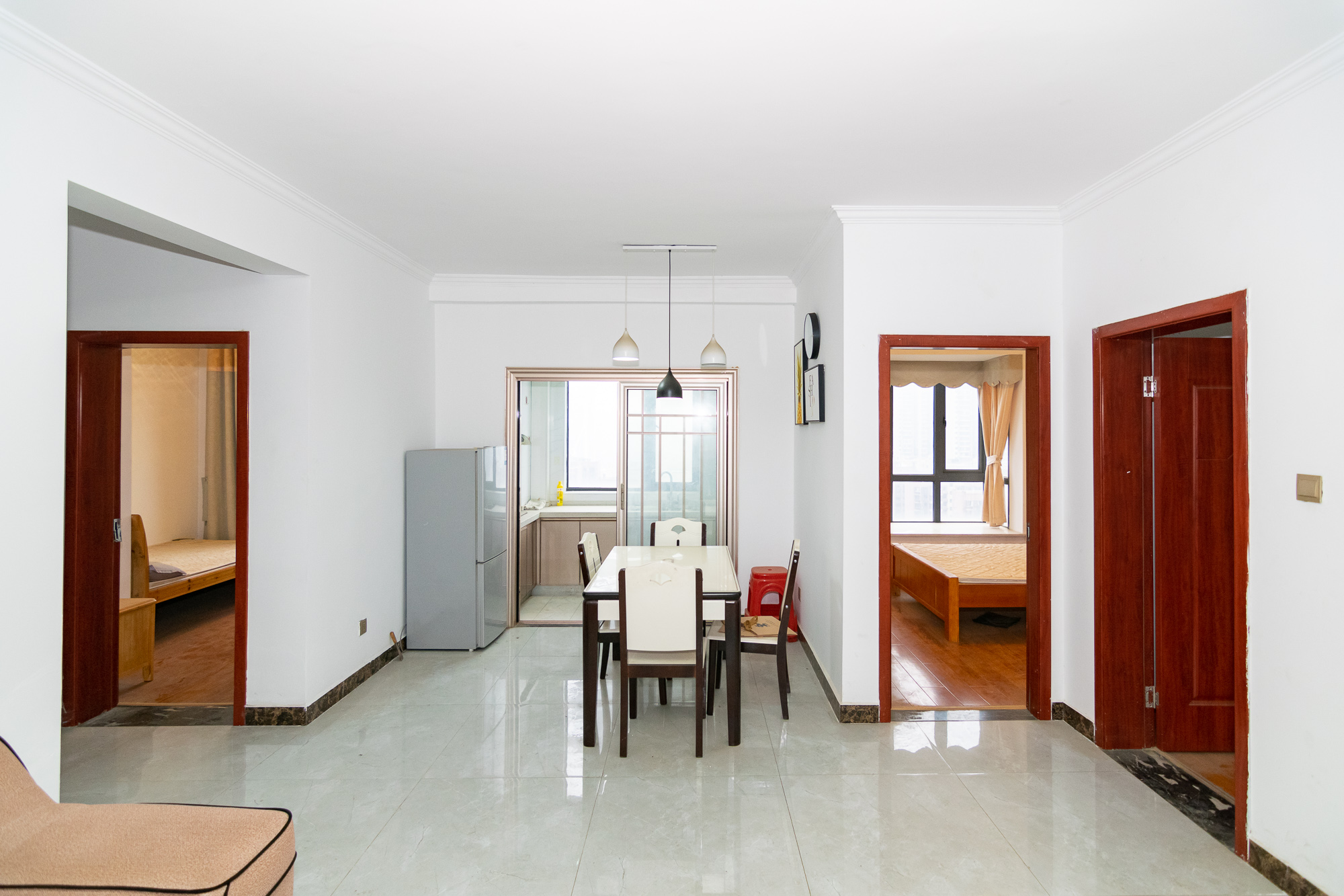 澳海澜庭 3室2厅2卫 88.5万 澳海澜庭 3室2厅2卫 88.5万客厅