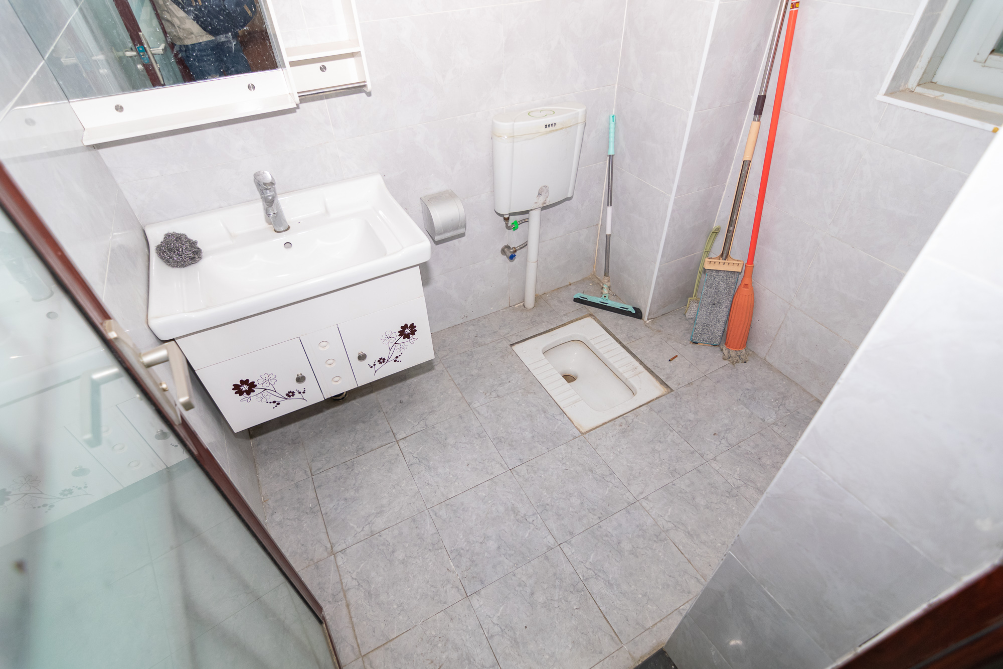 澳海澜庭 3室2厅2卫 88.5万 澳海澜庭 3室2厅2卫 88.5万卫生间