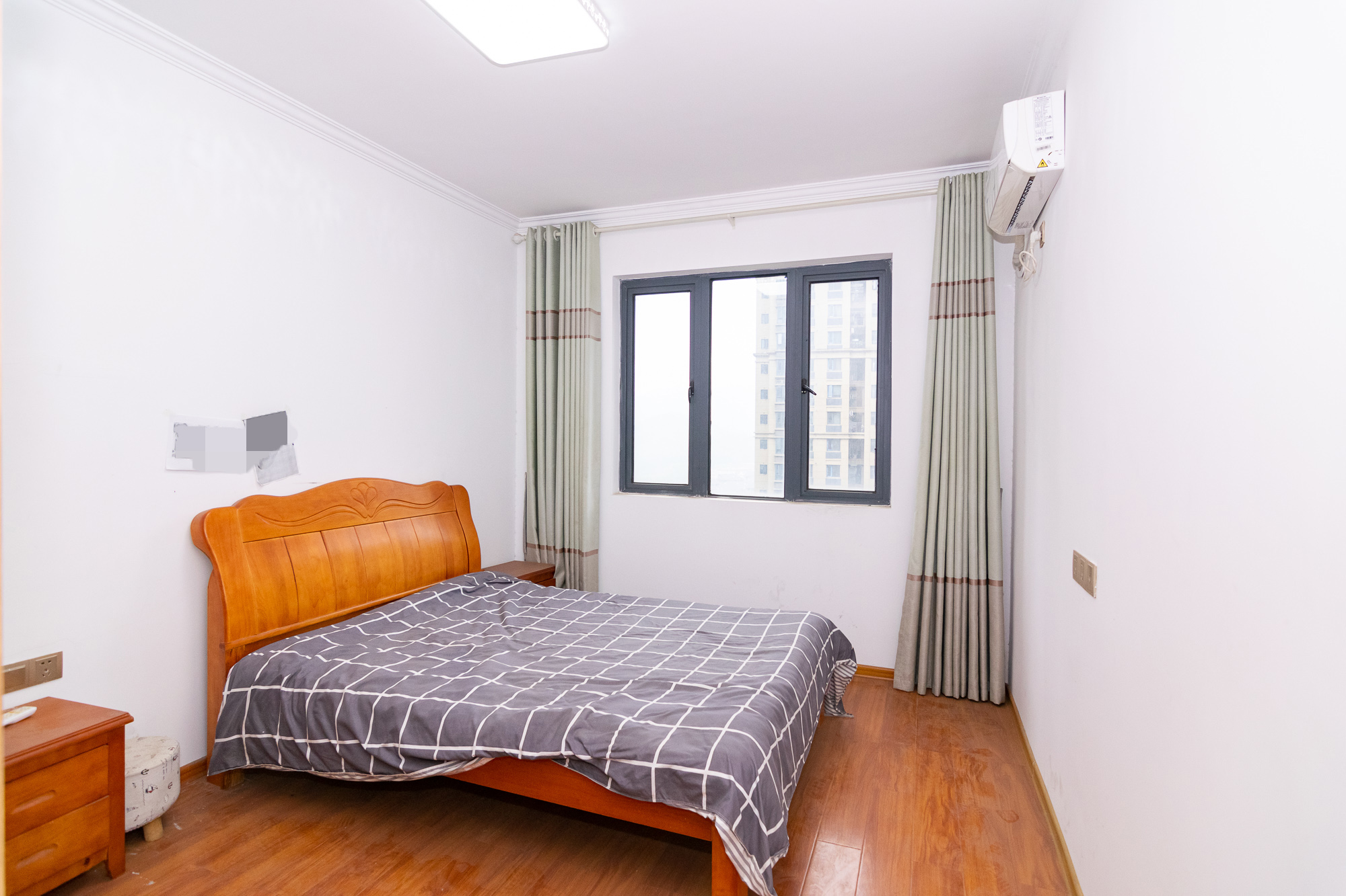 澳海澜庭 3室2厅2卫 88.5万 澳海澜庭 3室2厅2卫 88.5万卧室