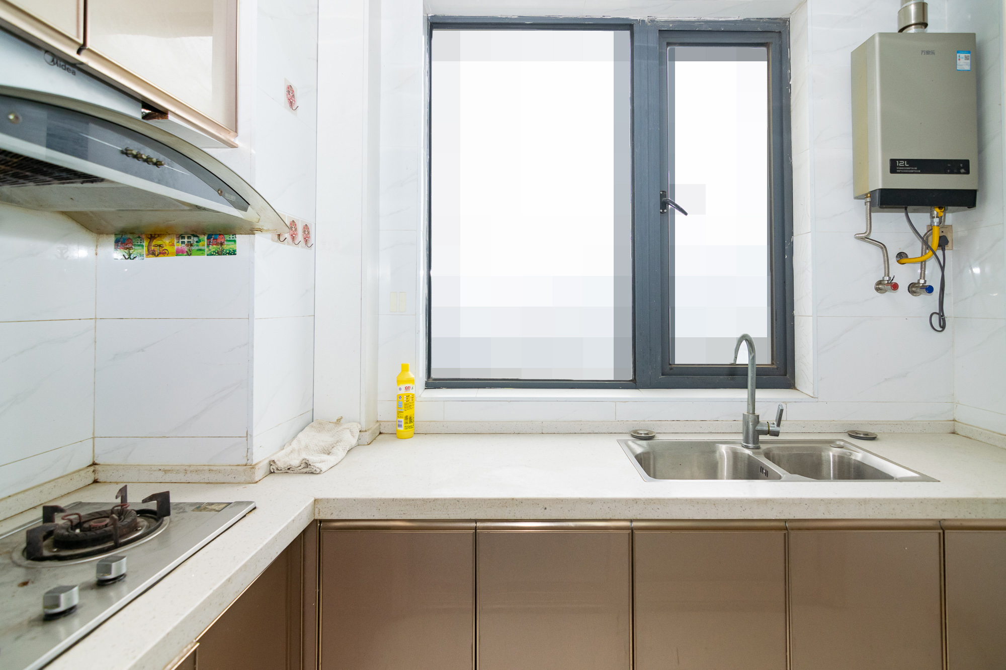 澳海澜庭 3室2厅2卫 88.5万 澳海澜庭 3室2厅2卫 88.5万厨房