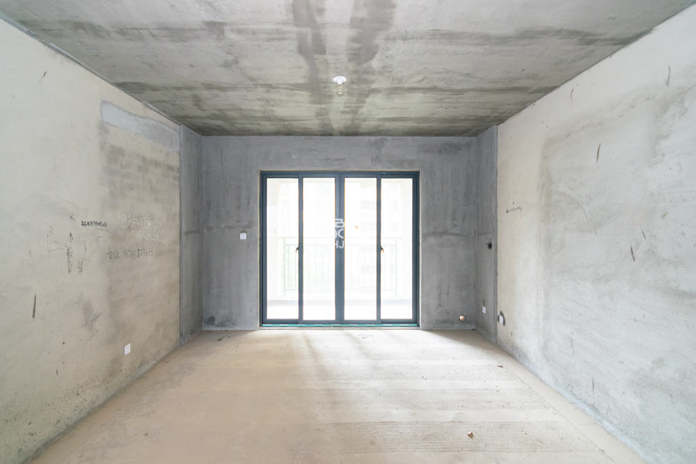 澳海谷山府  4室2厅2卫   70.00万