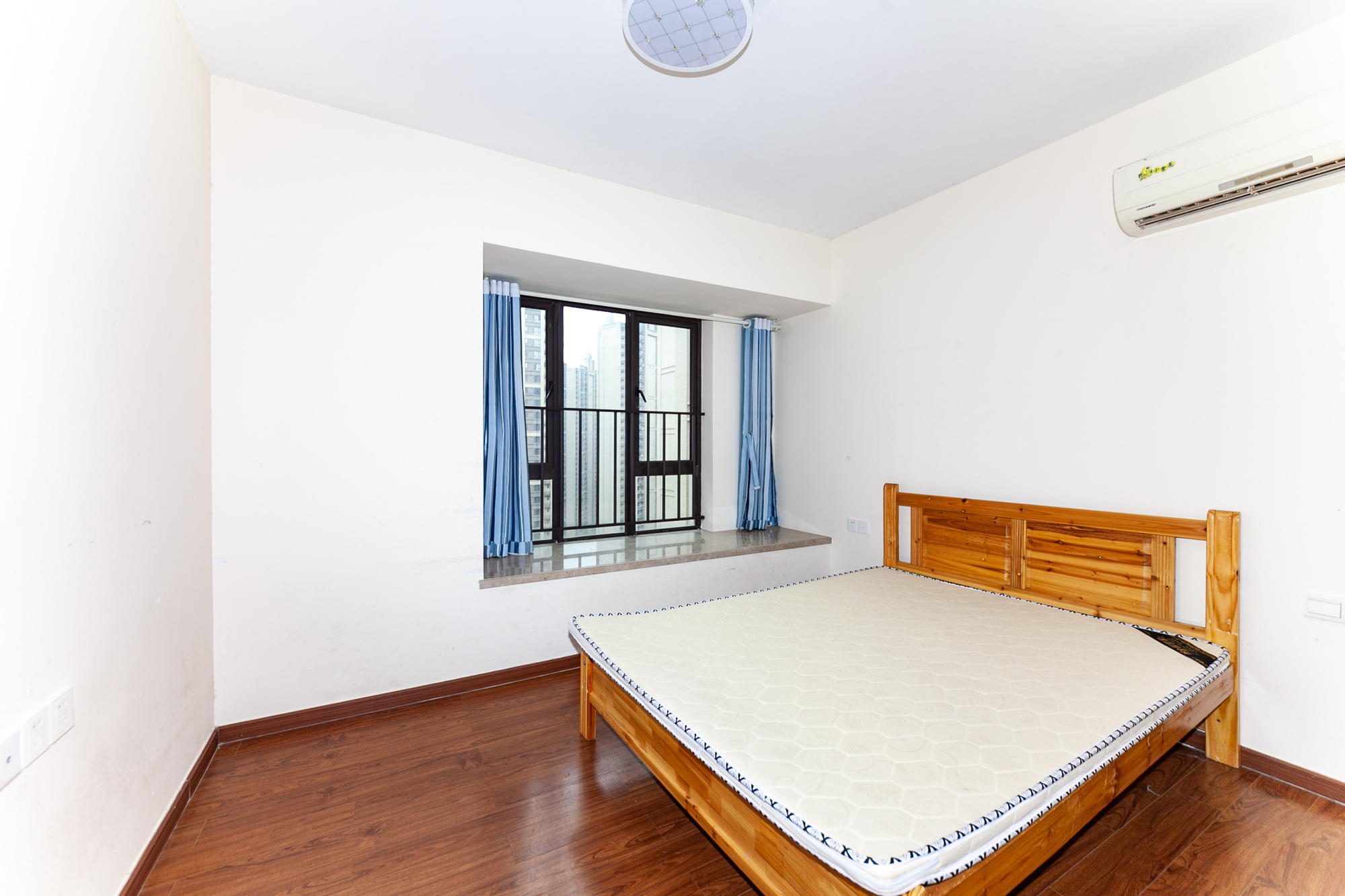 时代倾城二期  2室2厅1卫    79.0万卧室