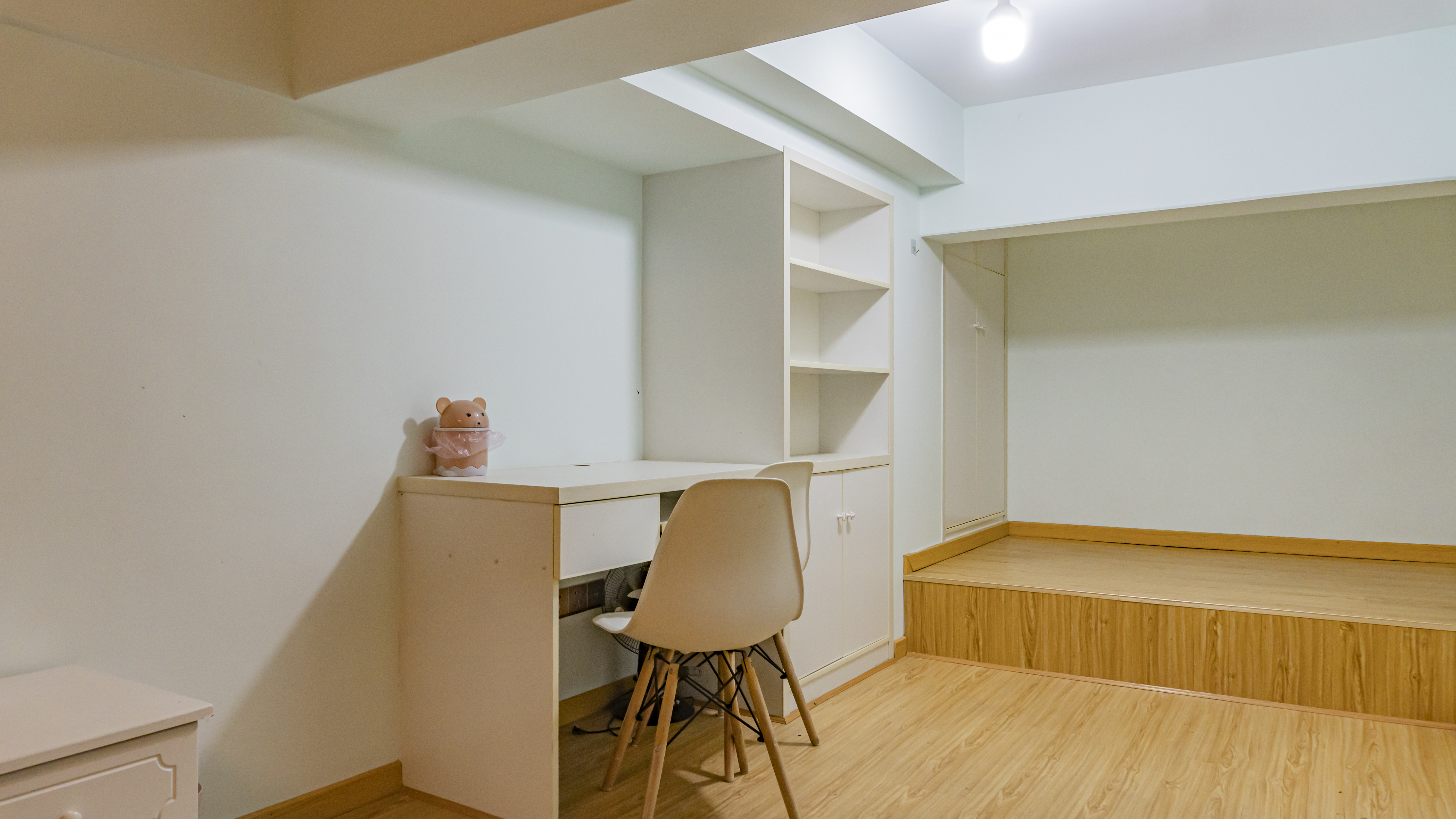 桃花缘  1室1厅1卫   30.00万 桃花缘  1室1厅1卫   30.00万室内图