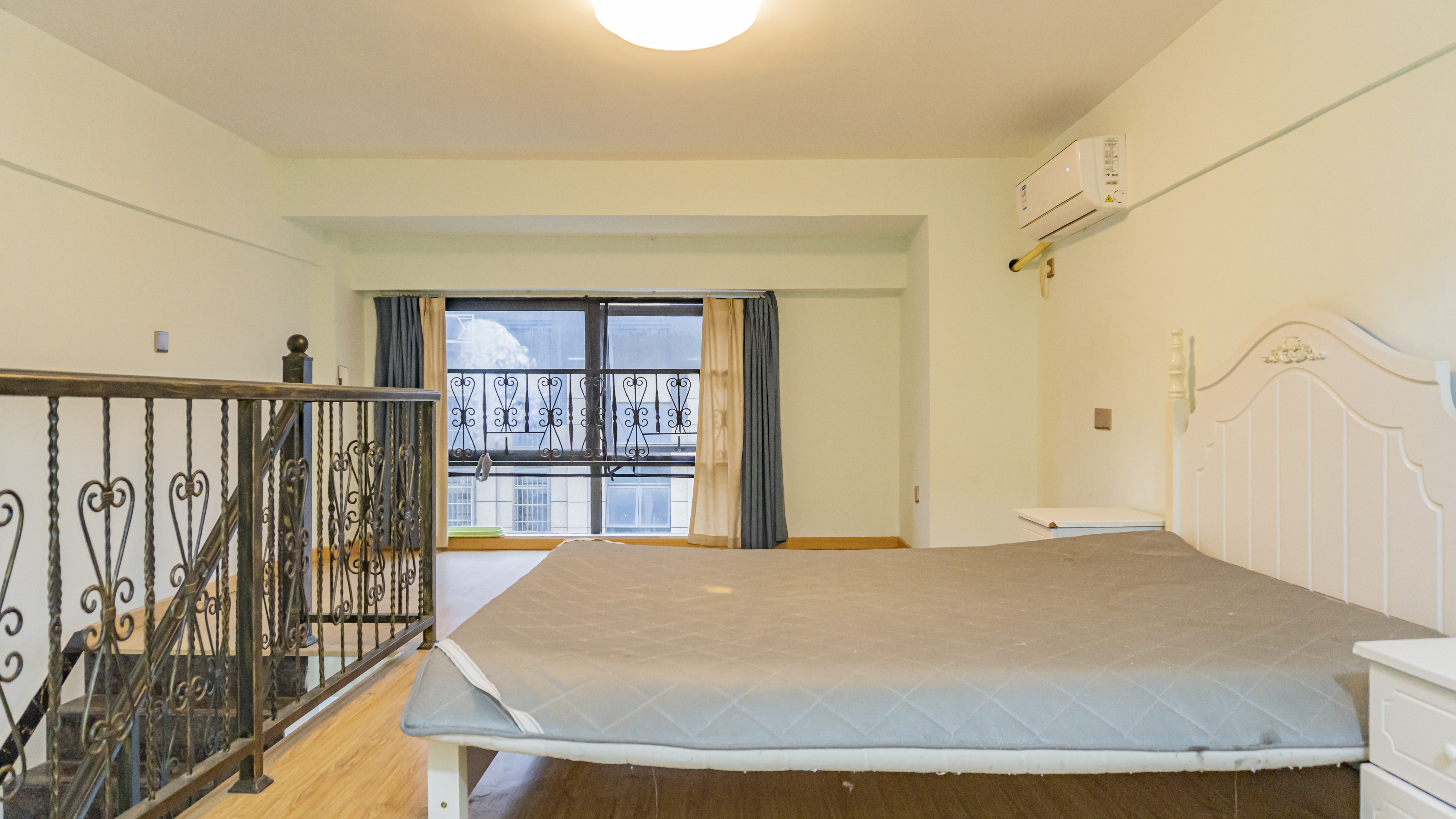 桃花缘  1室1厅1卫   30.00万 桃花缘  1室1厅1卫   30.00万室内图