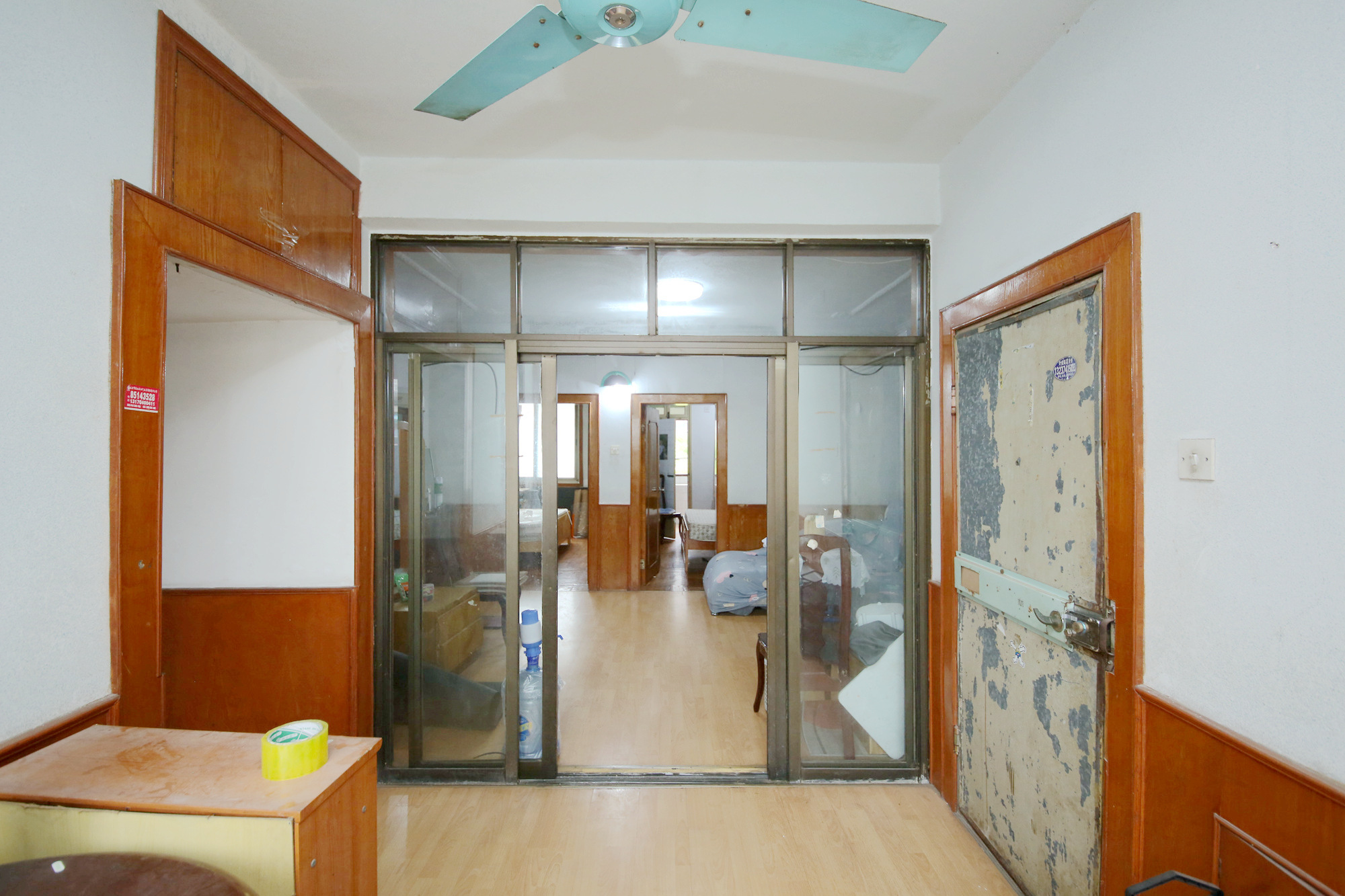 轻苑小区  2室1厅1卫   58.00万客厅