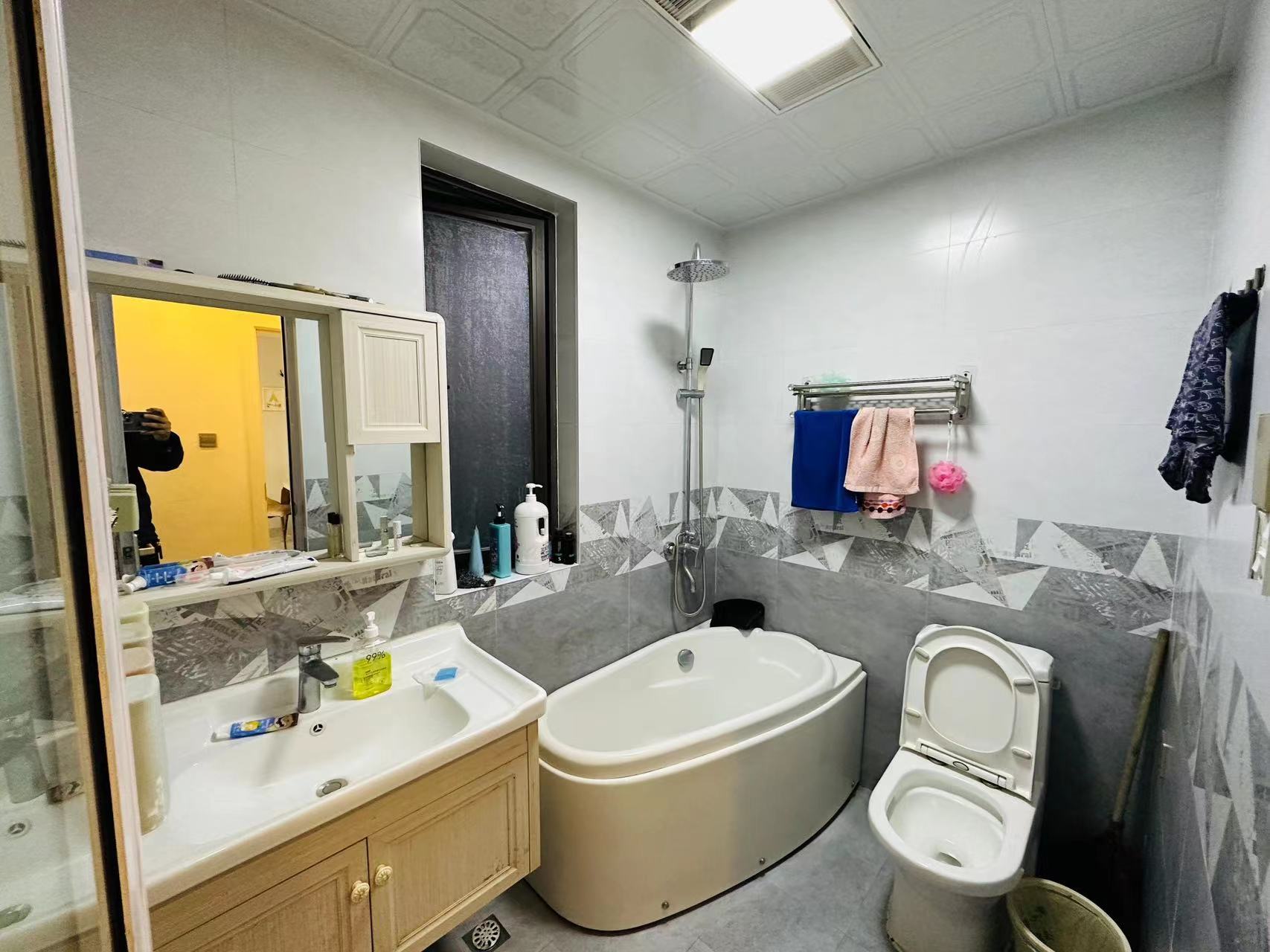 翡翠公园(北大资源)  3室2厅1卫    69.0万 翡翠公园(北大资源)  3室2厅1卫    69.0万室内图