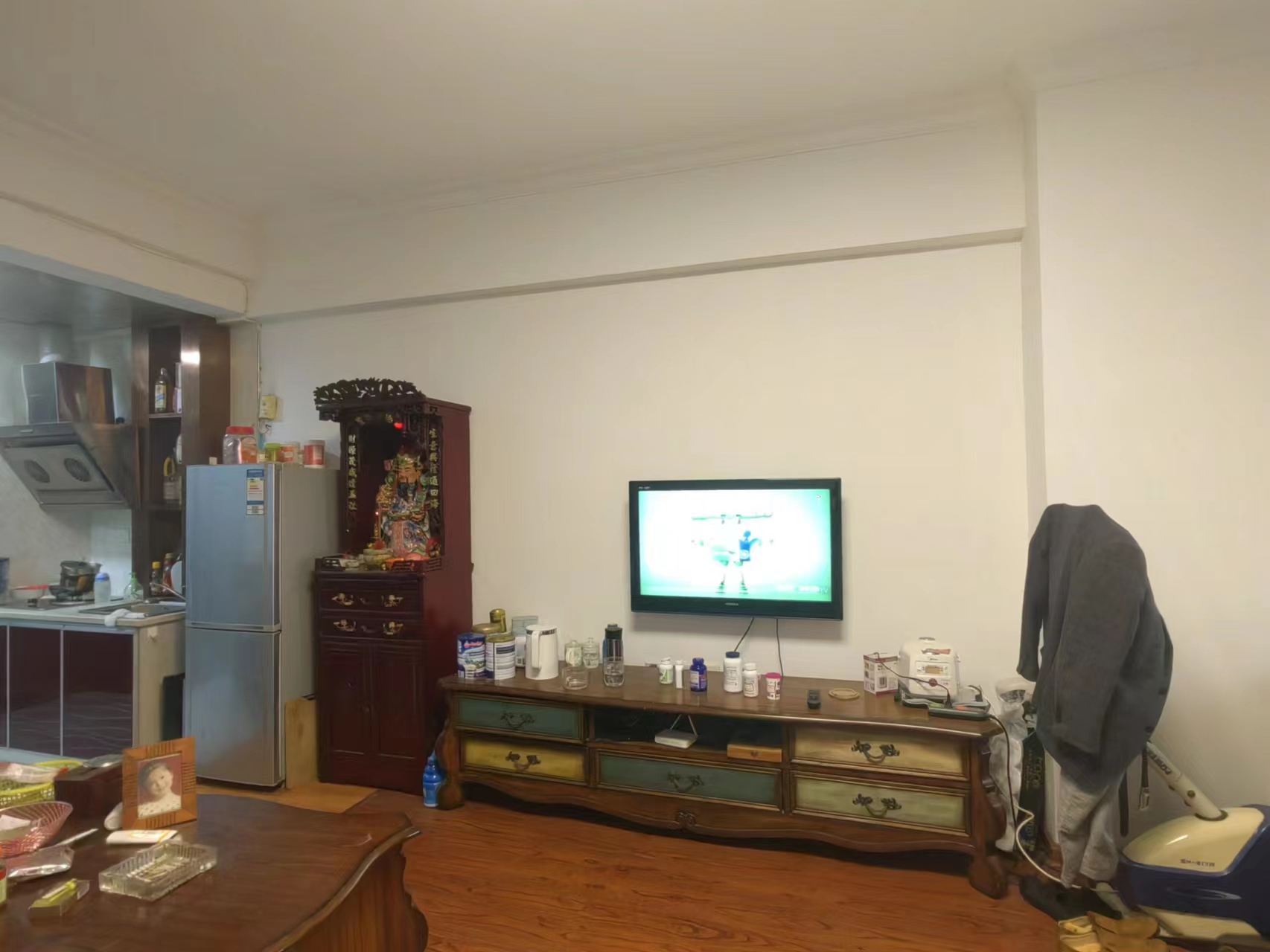 白石公馆 1室1厅1卫 24.80万 白石公馆 1室1厅1卫 24.80万客厅