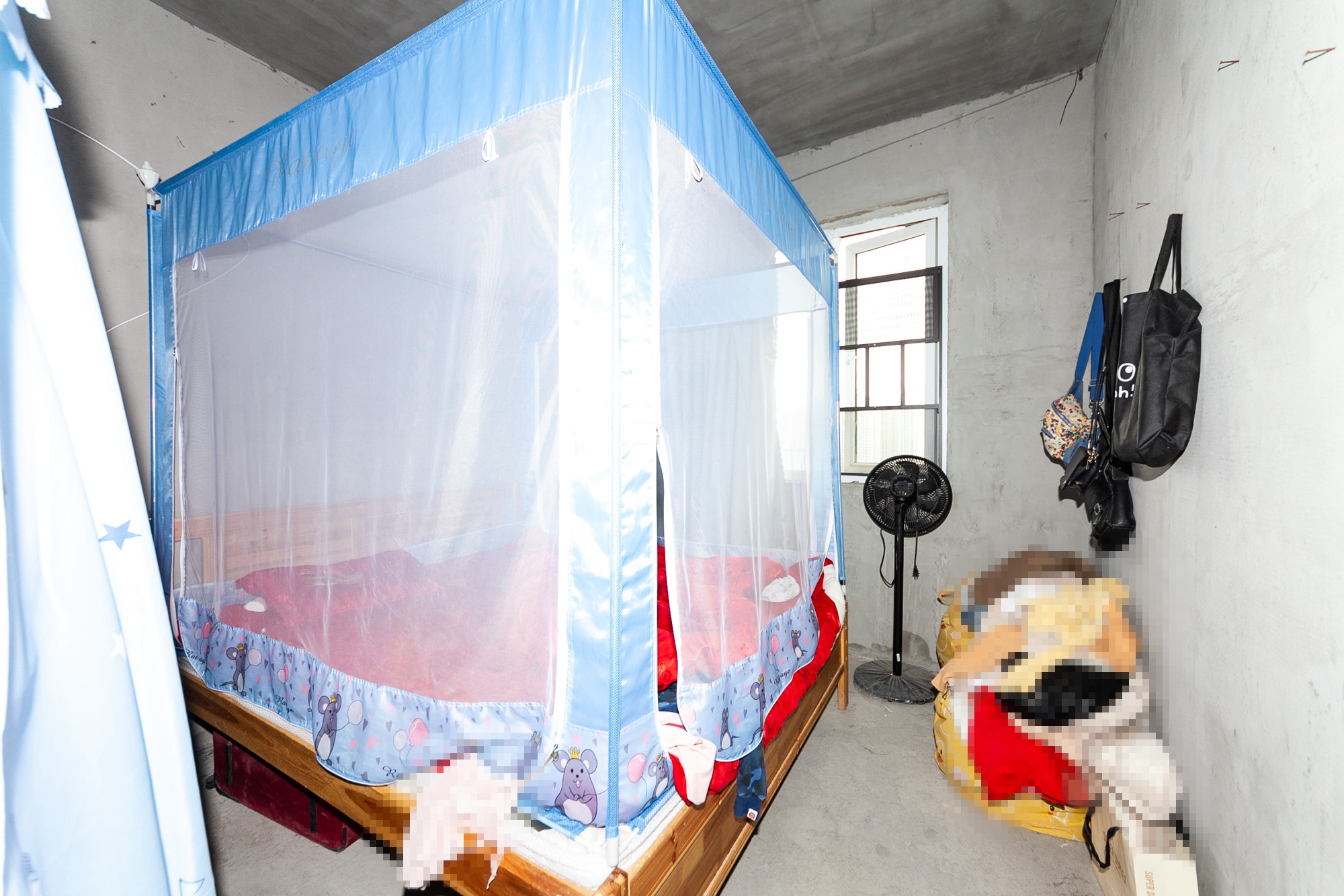 嘉宇银杉(嘉宇西苑) 3室2厅1卫 79.00万 嘉宇银杉(嘉宇西苑) 3室2厅1卫 79.00万卧室