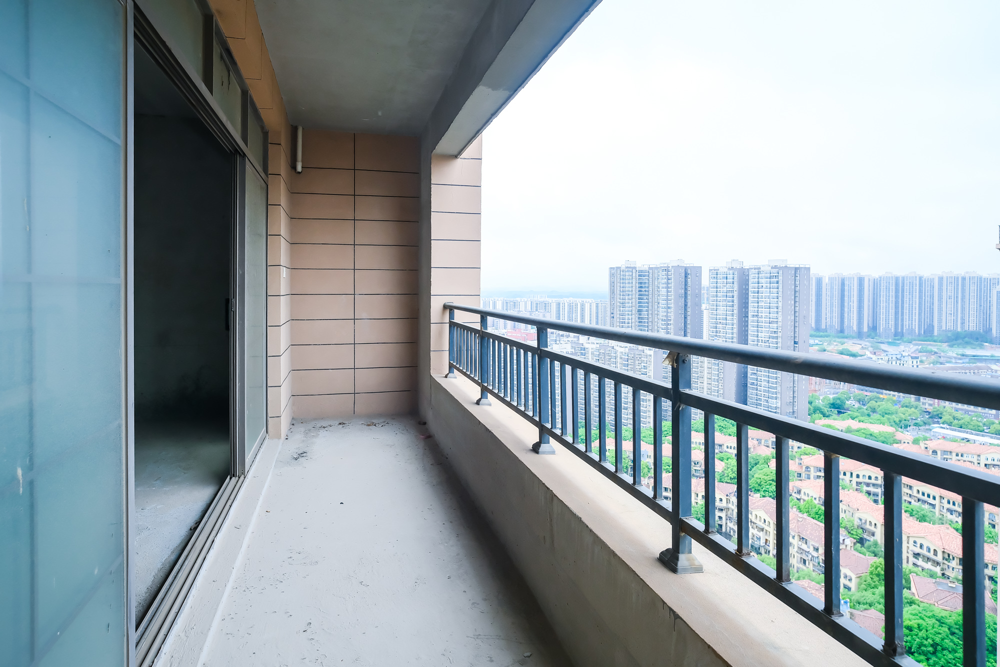 好望谷  4室2厅2卫   112.00万阳台