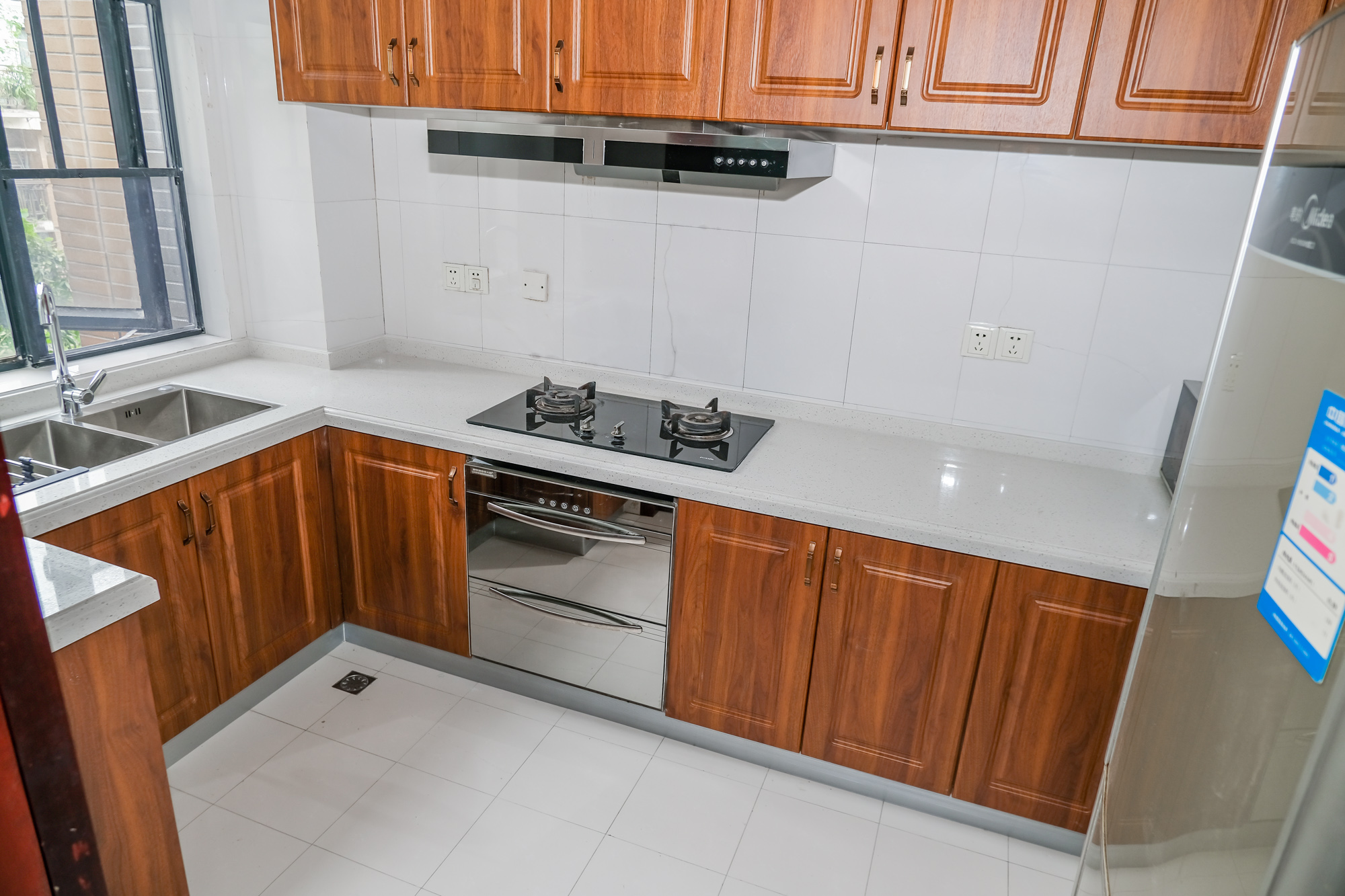 美林水郡 3室2厅1卫 128.80万 美林水郡 3室2厅1卫 128.80万厨房