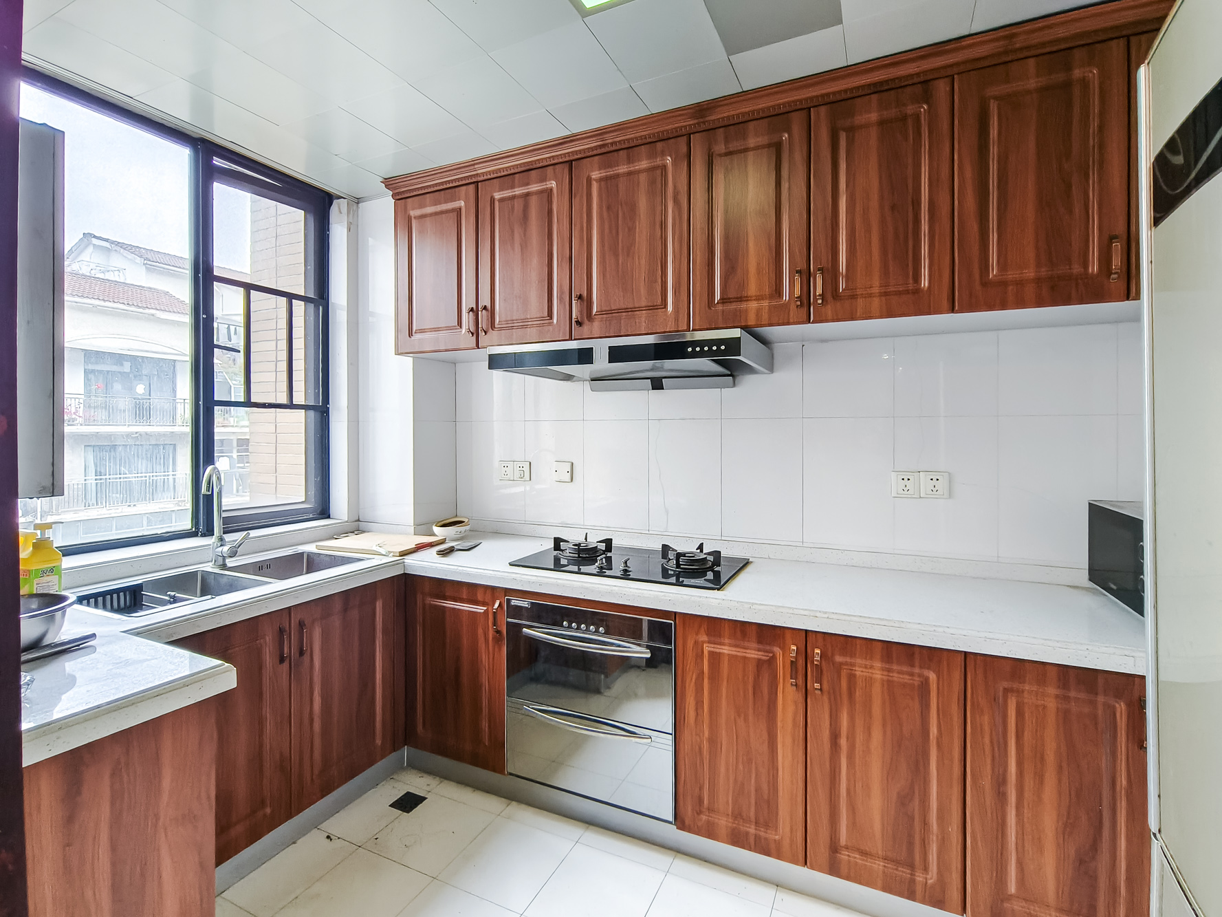 美林水郡 3室2厅1卫 128.80万 美林水郡 3室2厅1卫 128.80万厨房