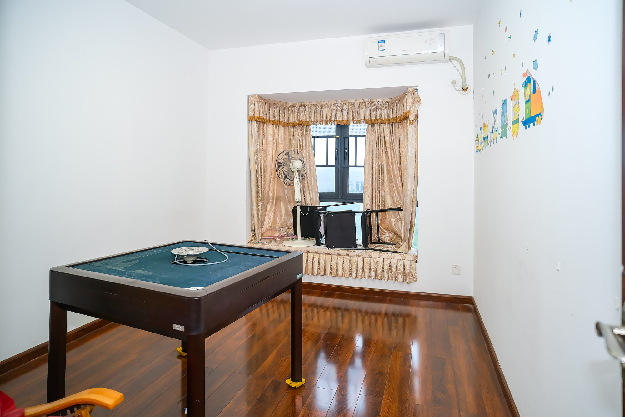 阳光紫薇园 8室2厅5卫 256.80万 阳光紫薇园 8室2厅5卫 256.80万其他