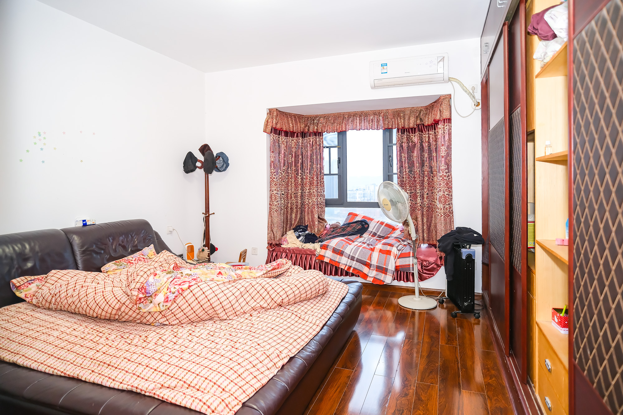 阳光紫薇园 8室2厅5卫 256.80万 阳光紫薇园 8室2厅5卫 256.80万其他