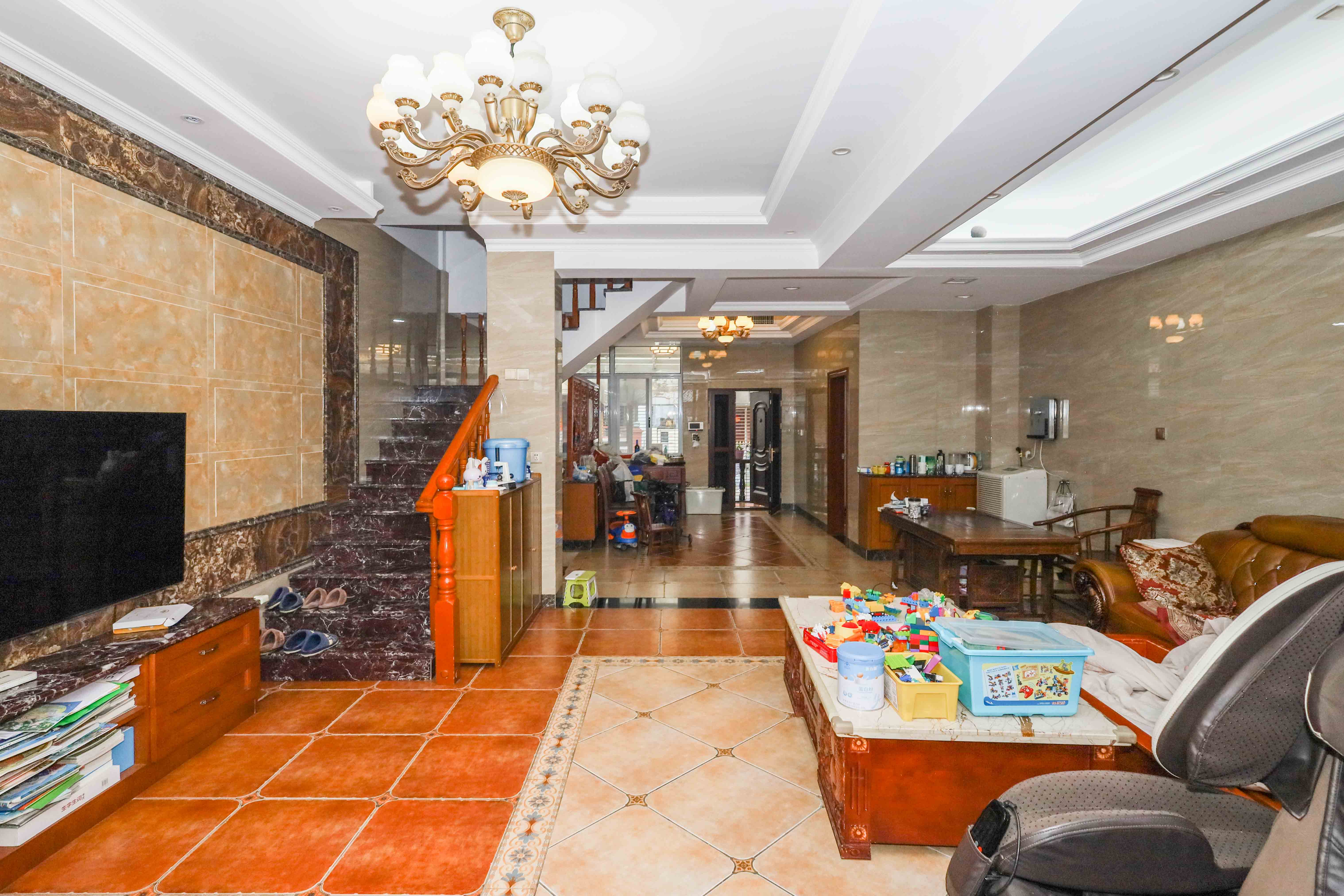 山水英伦  5室2厅3卫    346.0万 山水英伦  5室2厅3卫    346.0万