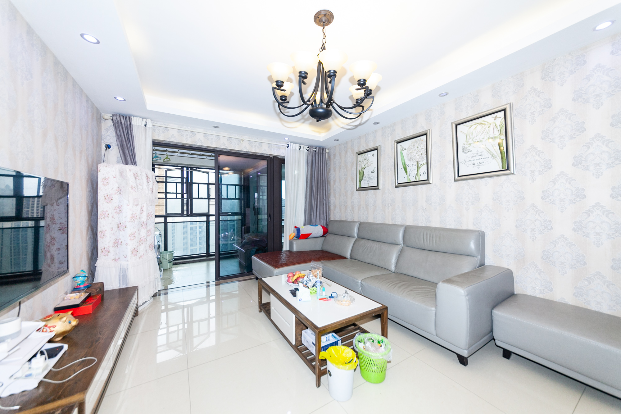 时代倾城一期  3室2厅2卫    104.0万客厅