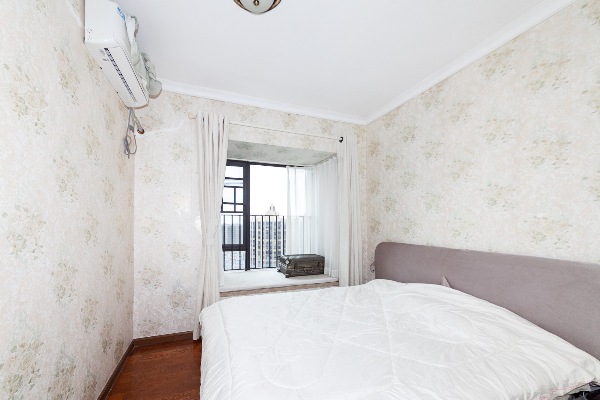 时代倾城一期  3室2厅2卫    104.0万卧室