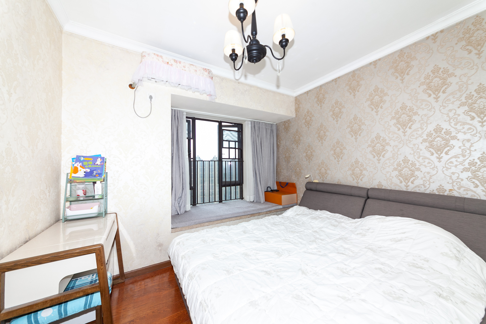 时代倾城一期  3室2厅2卫    104.0万卧室