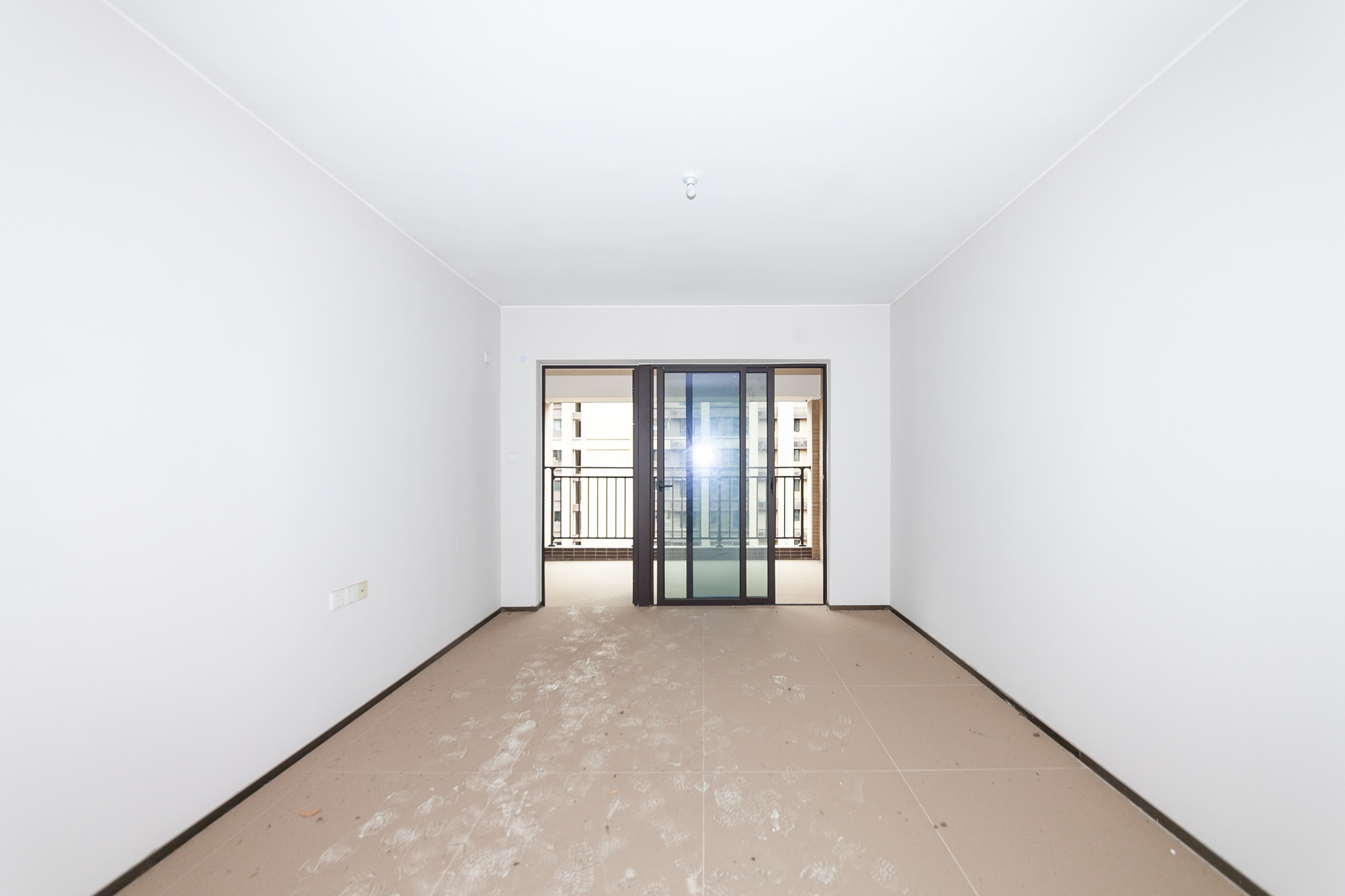 时代倾城二期 2室2厅1卫 83.50万 时代倾城二期 2室2厅1卫 83.50万客厅