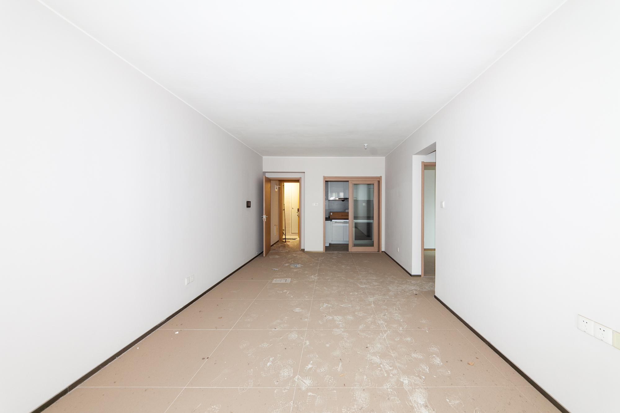 时代倾城二期 2室2厅1卫 83.50万 时代倾城二期 2室2厅1卫 83.50万客厅