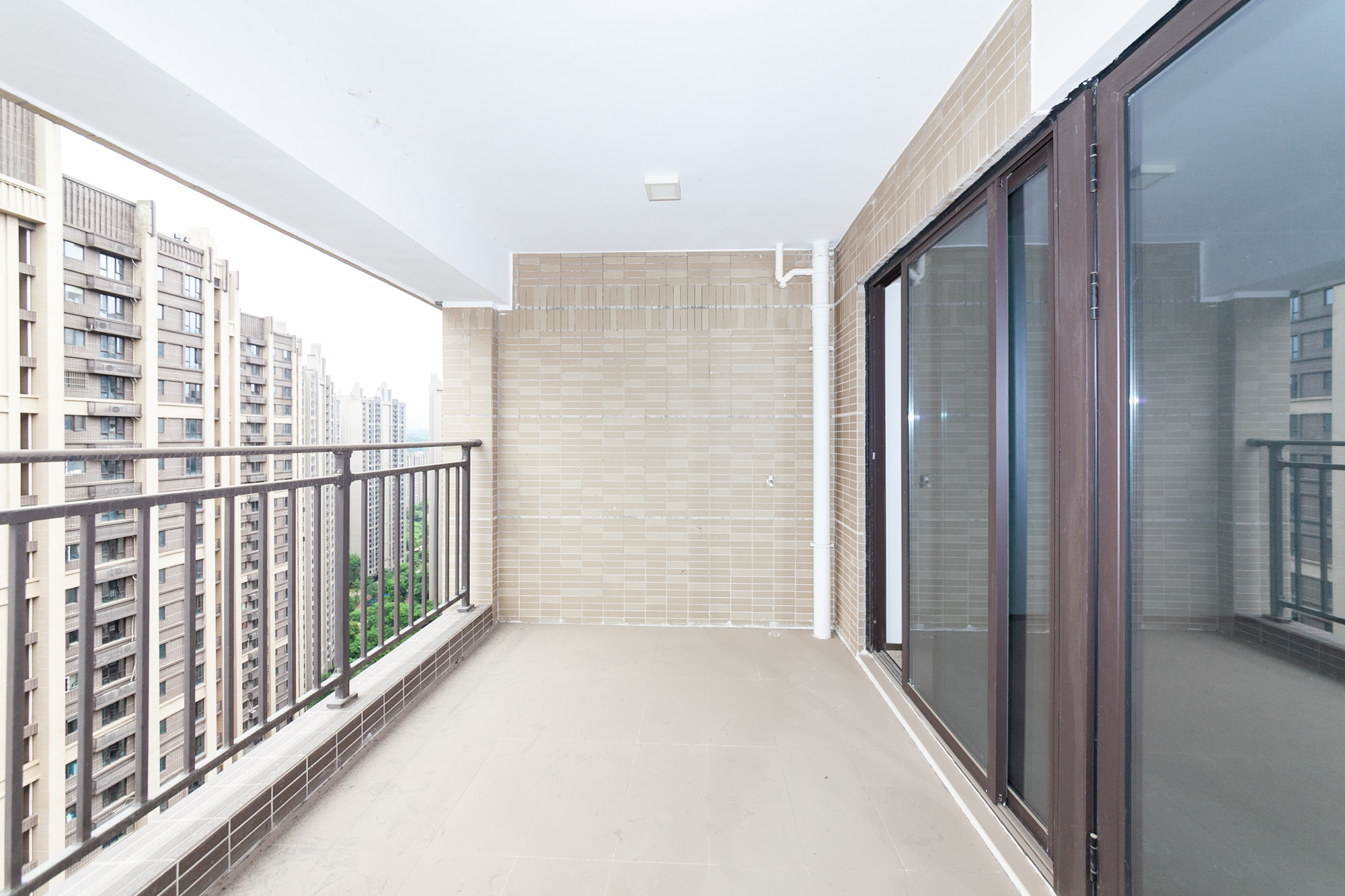 时代倾城二期 2室2厅1卫 83.50万 时代倾城二期 2室2厅1卫 83.50万阳台