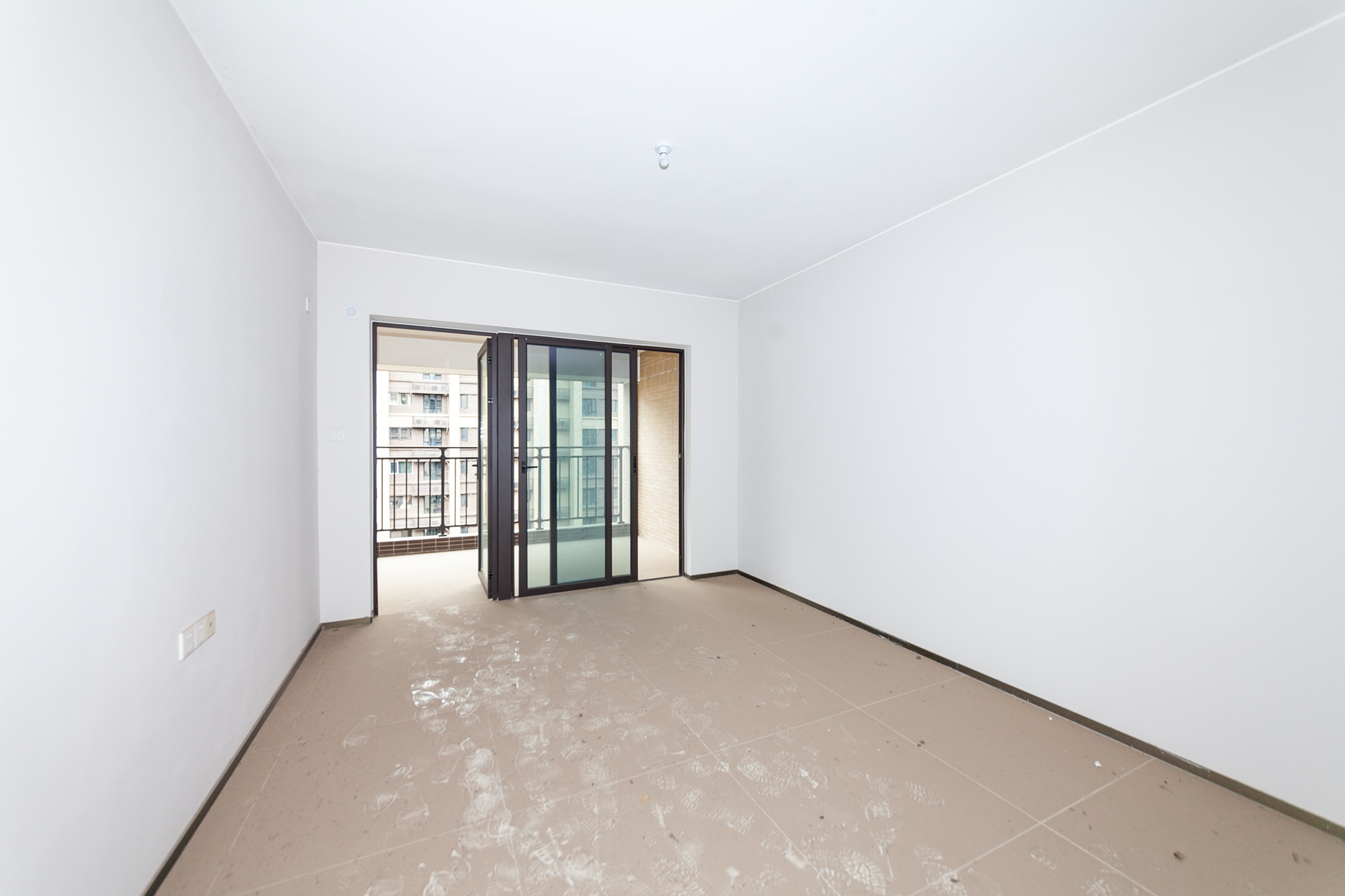 时代倾城二期 2室2厅1卫 83.50万 时代倾城二期 2室2厅1卫 83.50万客厅