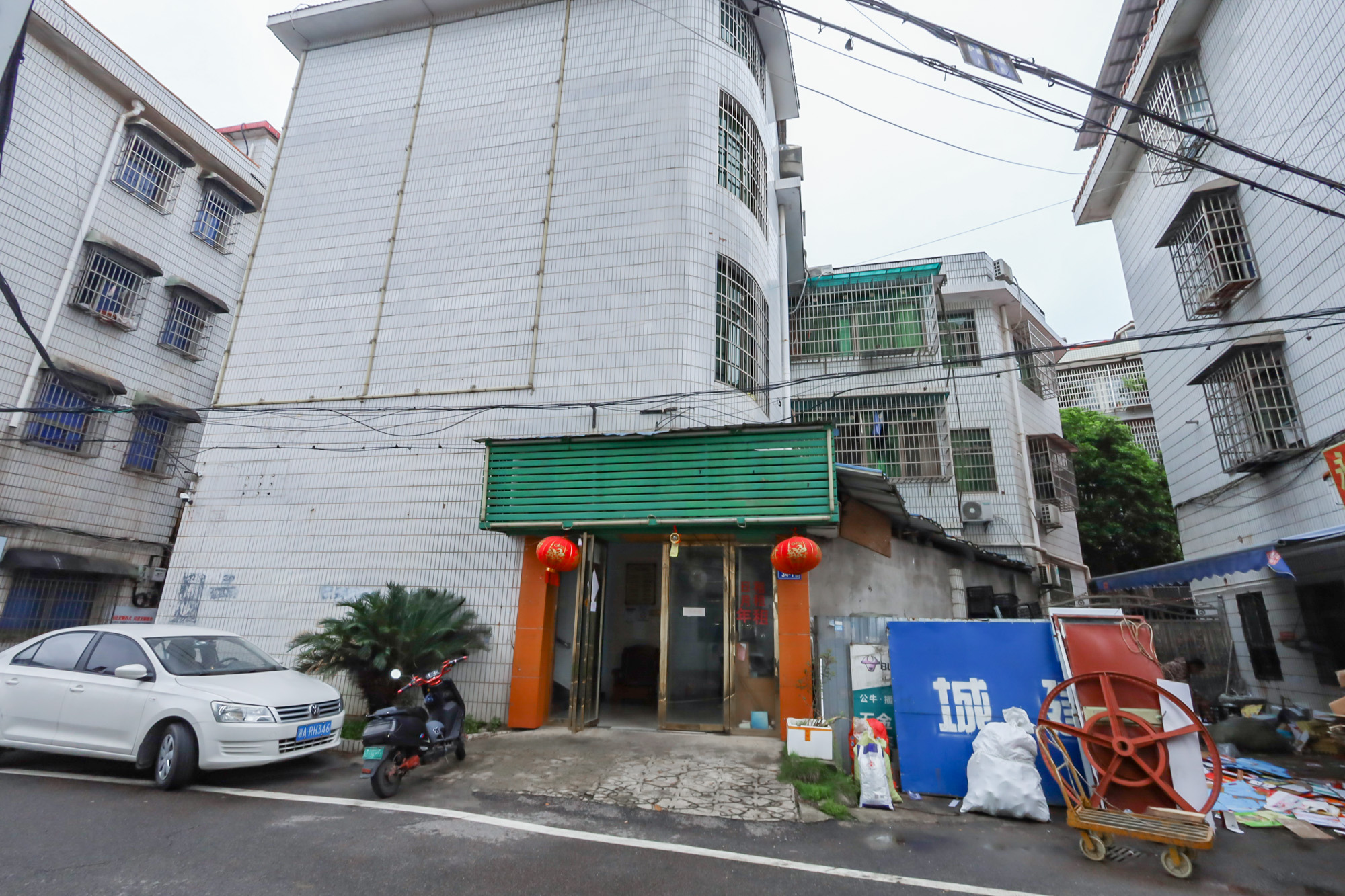 窑塘新村  9室9厅9卫   648.00万其他