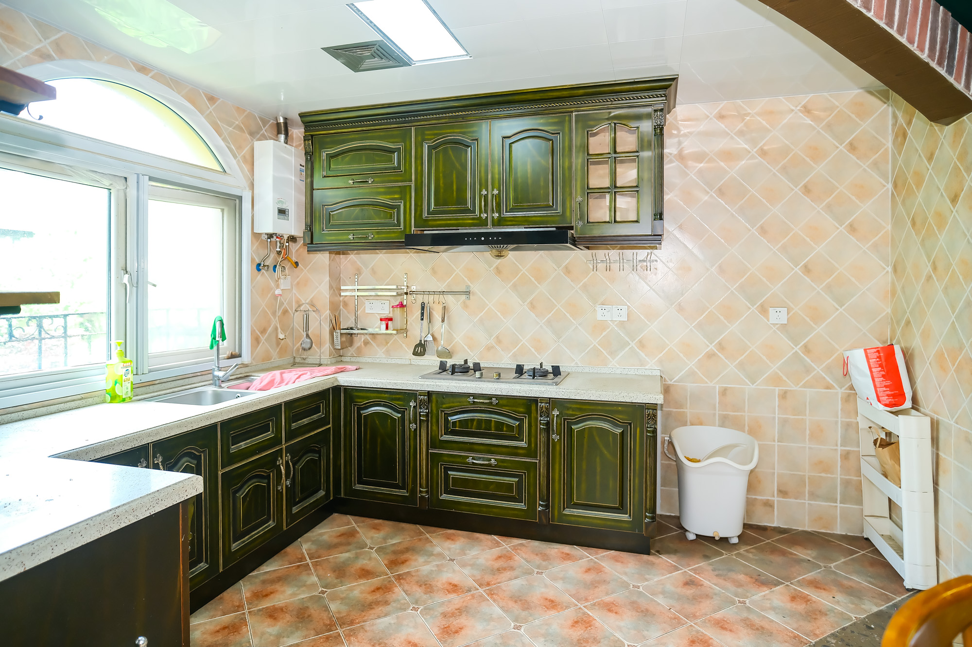 郡原居里  3室2厅2卫   105.00万 郡原居里  3室2厅2卫   105.00万厨房