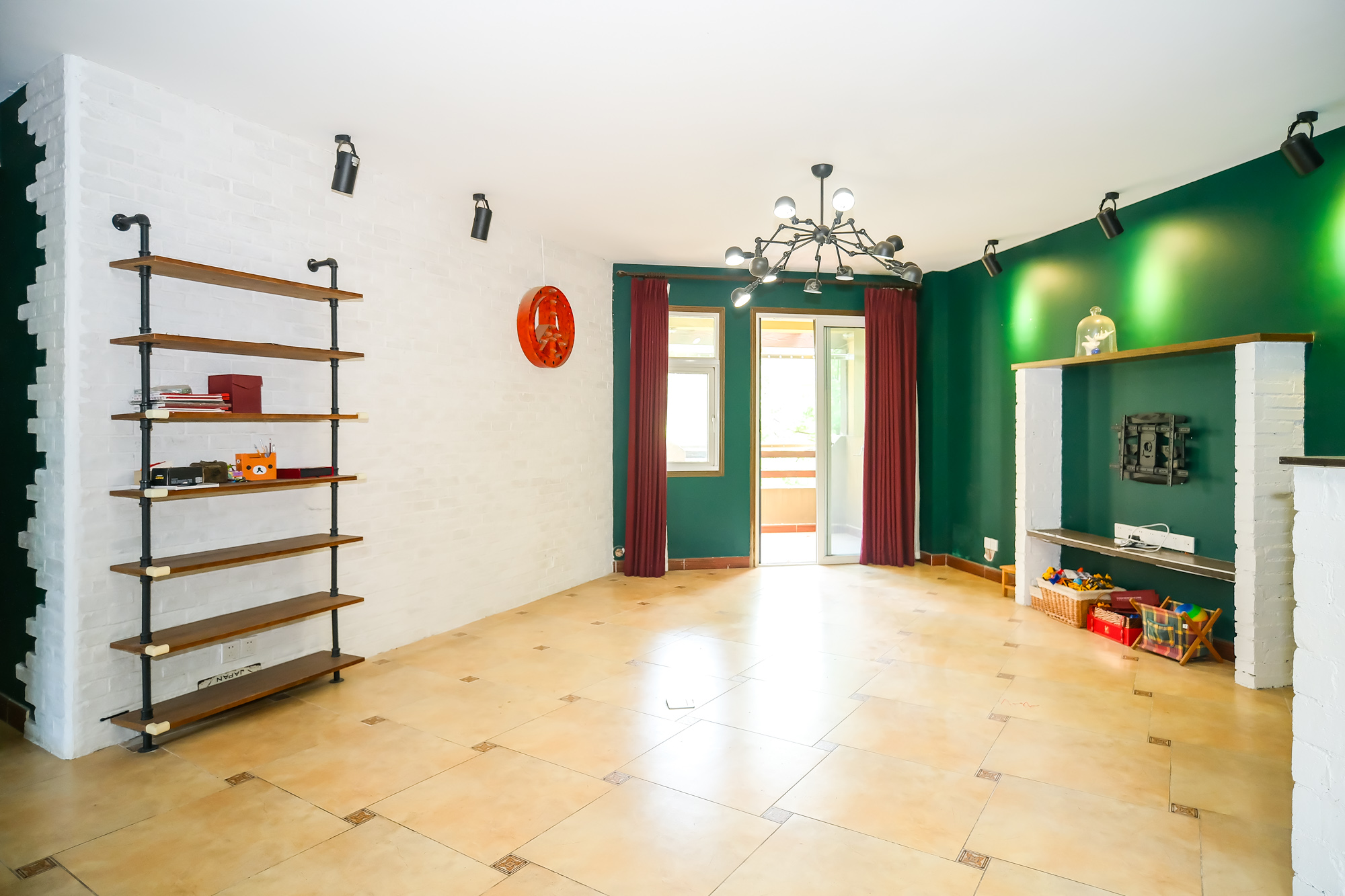 郡原居里  3室2厅2卫   105.00万 郡原居里  3室2厅2卫   105.00万客厅