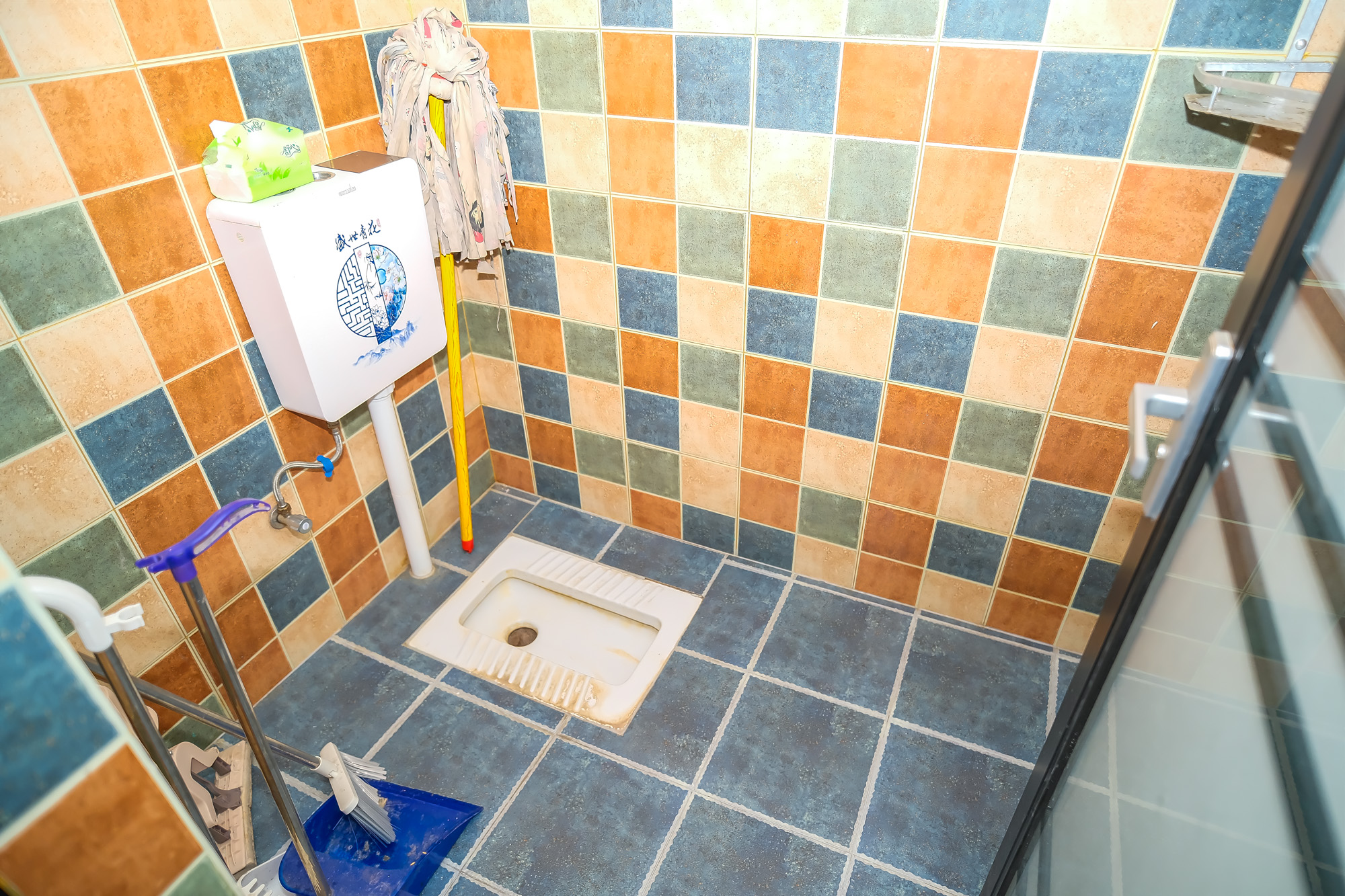 月亮湾草莓街区一、二期  3室2厅1卫   70.80万卫生间