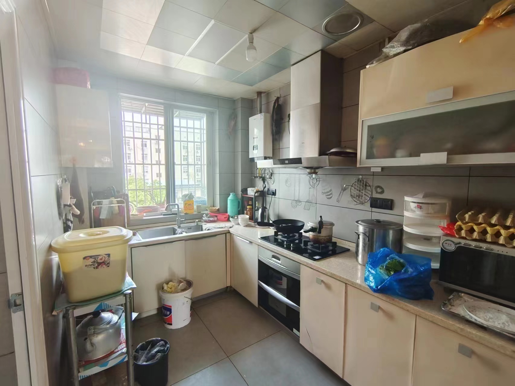 车辆检测站红旗南路40号 4室2厅2卫 73.80万 车辆检测站红旗南路40号 4室2厅2卫 73.80万室内图