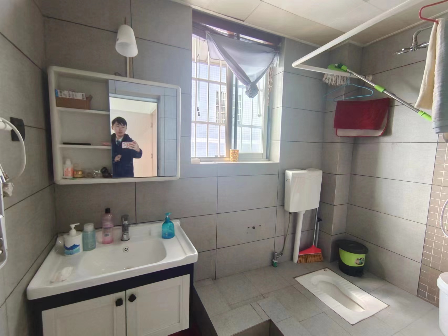 车辆检测站红旗南路40号 4室2厅2卫 73.80万 车辆检测站红旗南路40号 4室2厅2卫 73.80万室内图