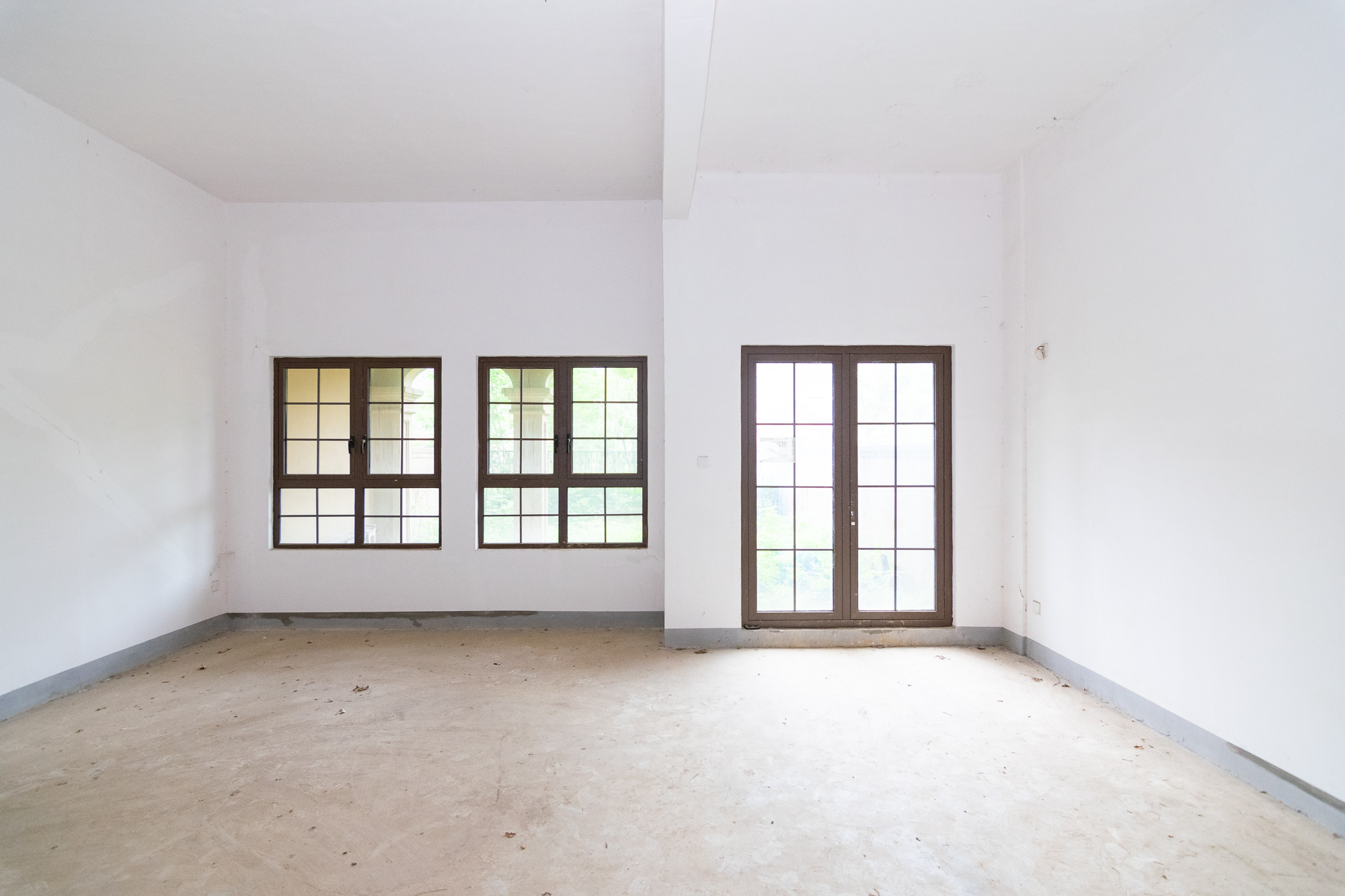 金地三千府(金地湖山樾、金地自在城) 5室2厅1卫 395.00万 金地三千府(金地湖山樾、金地自在城) 5室2厅1卫 395.00万客厅