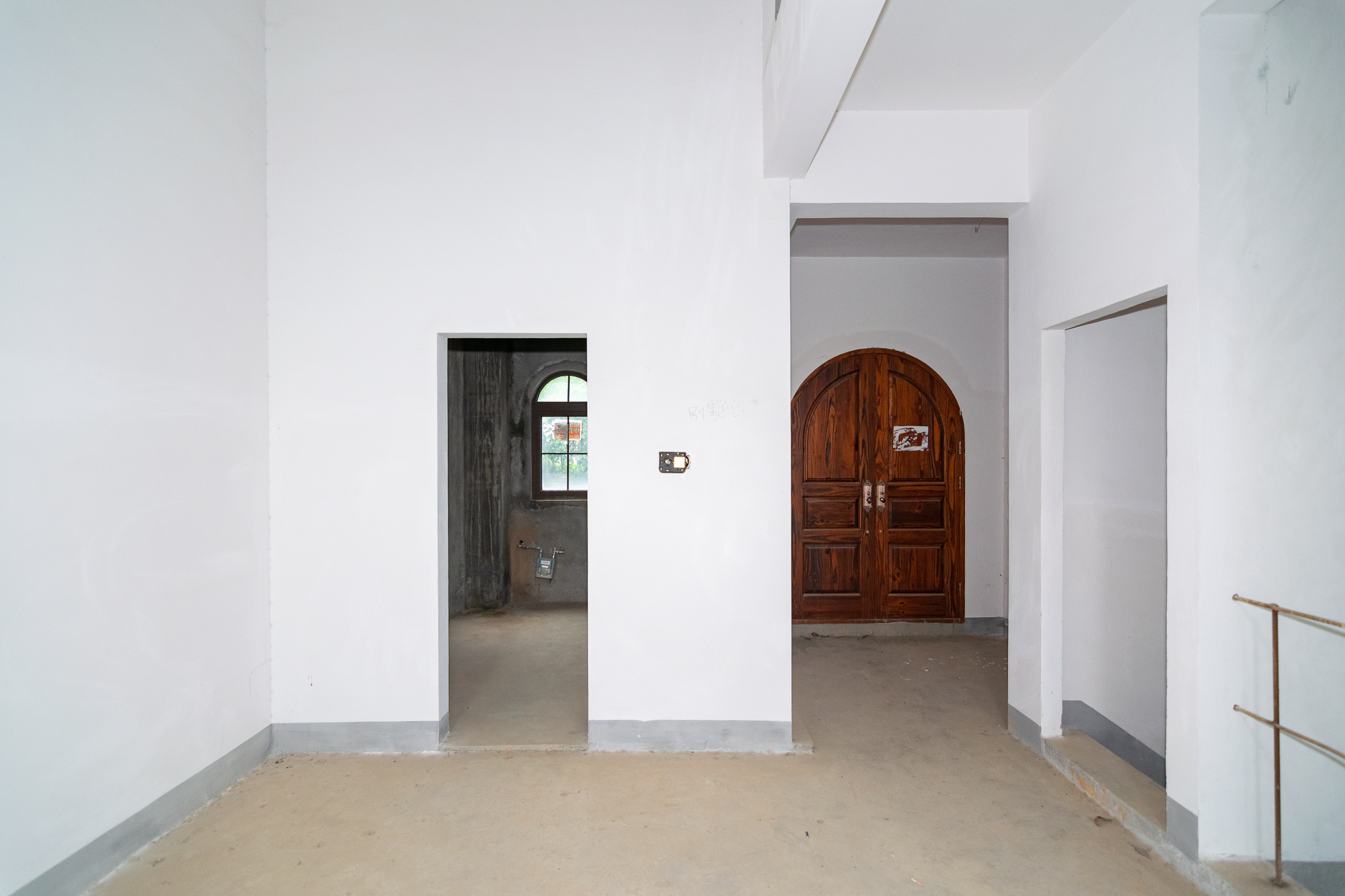 金地三千府（金地湖山樾、金地自在城）  5室2厅1卫   395.00万客厅