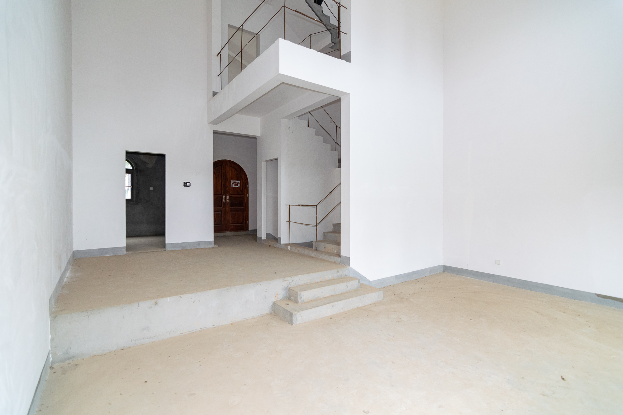 金地三千府(金地湖山樾、金地自在城) 5室2厅1卫 395.00万 金地三千府(金地湖山樾、金地自在城) 5室2厅1卫 395.00万客厅