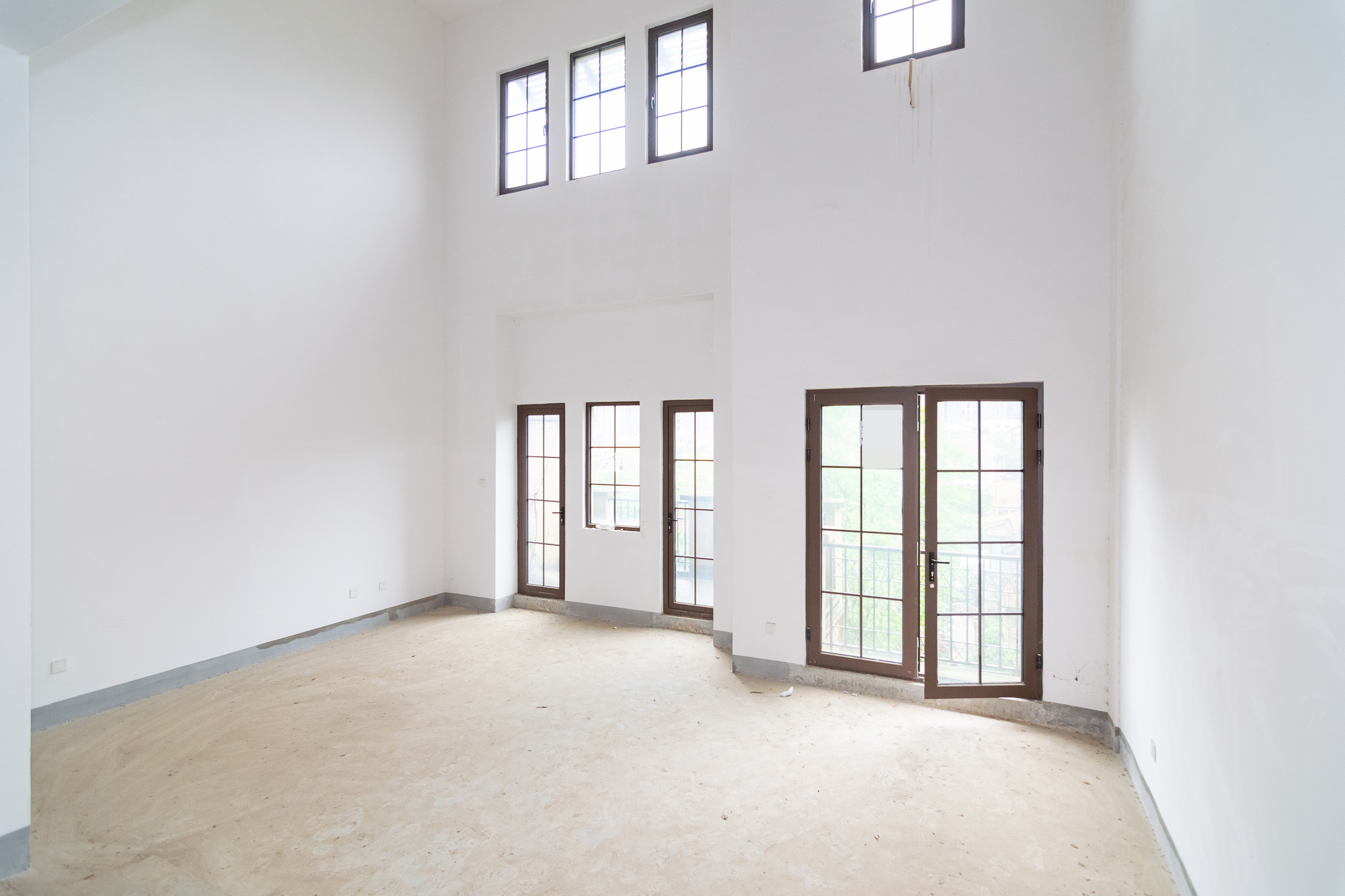 金地三千府(金地湖山樾、金地自在城) 5室2厅1卫 395.00万 金地三千府(金地湖山樾、金地自在城) 5室2厅1卫 395.00万客厅