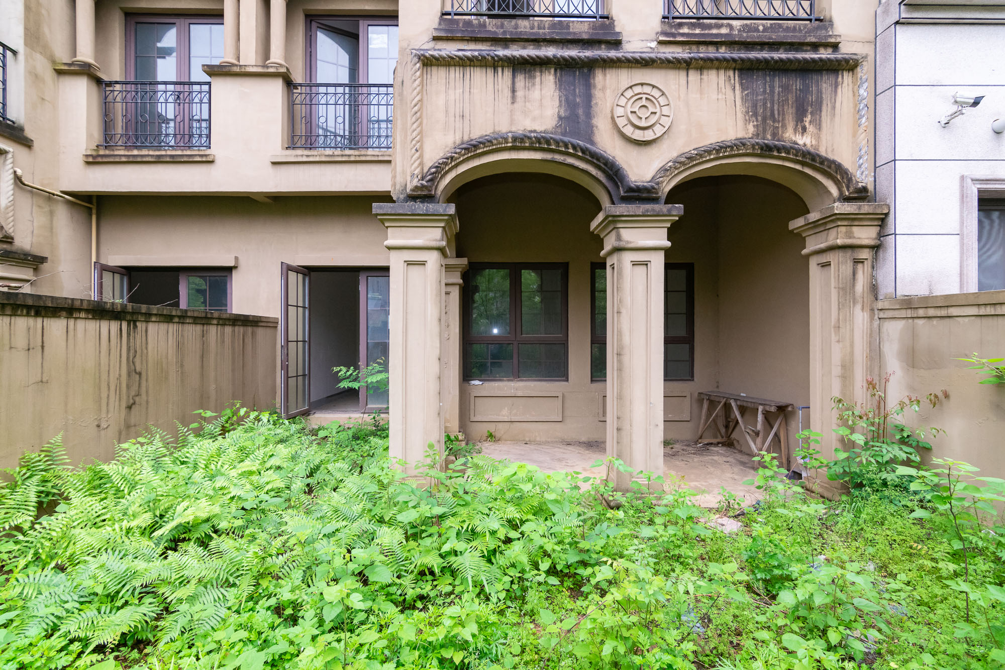 金地三千府（金地湖山樾、金地自在城）  5室2厅1卫   395.00万其他