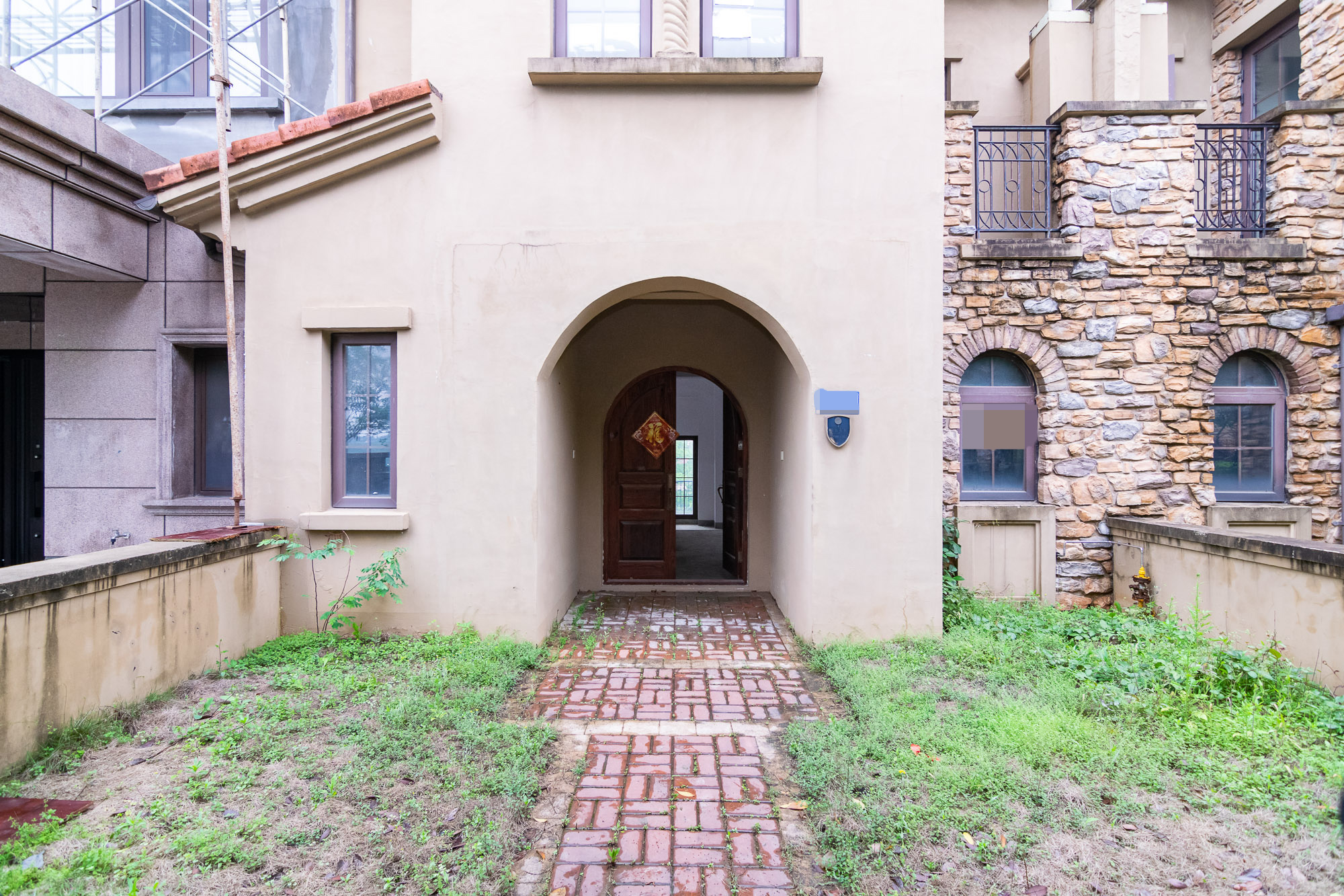 金地三千府（金地湖山樾、金地自在城）  5室2厅1卫   395.00万其他