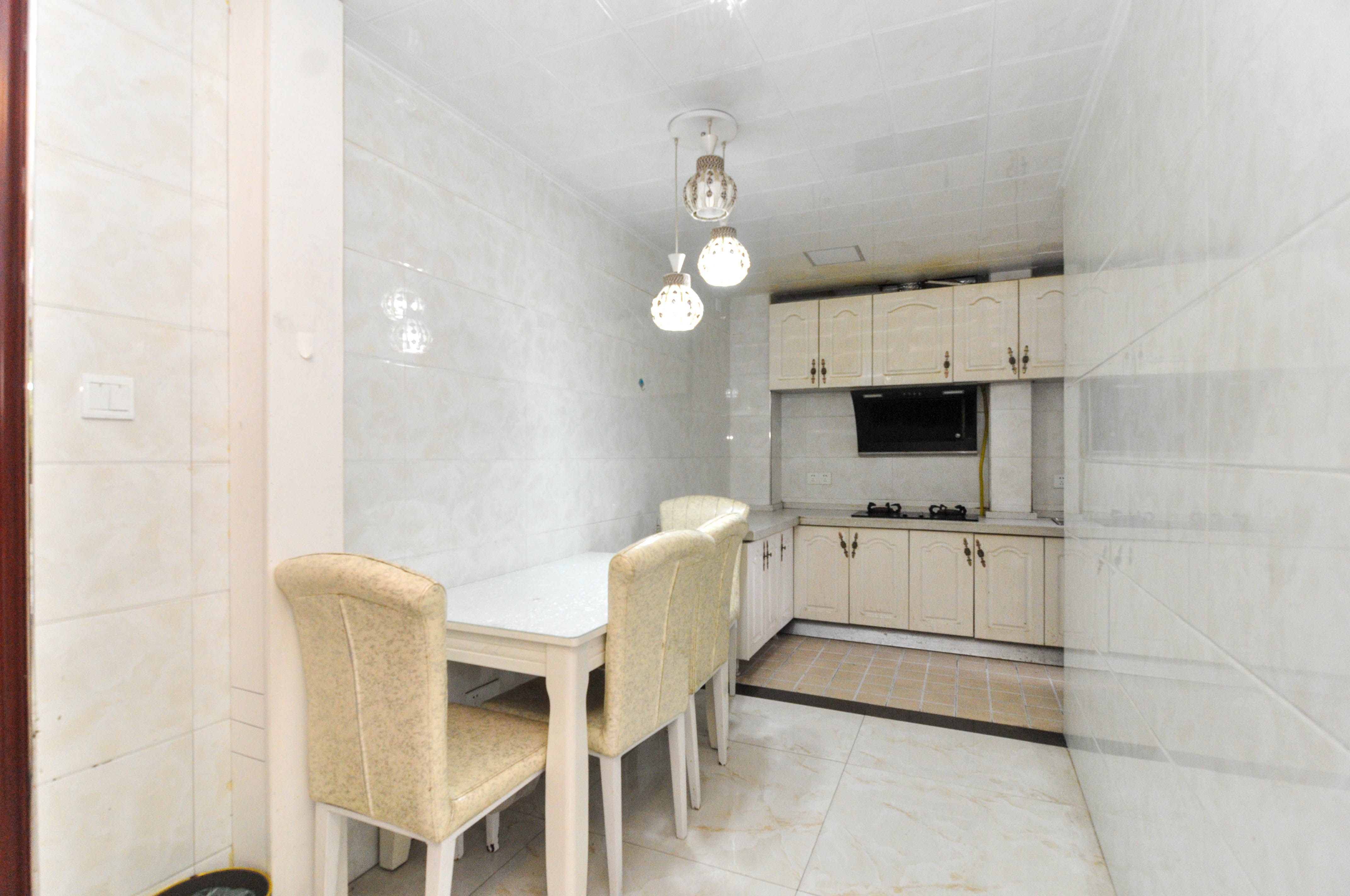 中房F联邦  3室2厅1卫    105.0万 中房F联邦  3室2厅1卫    105.0万客厅