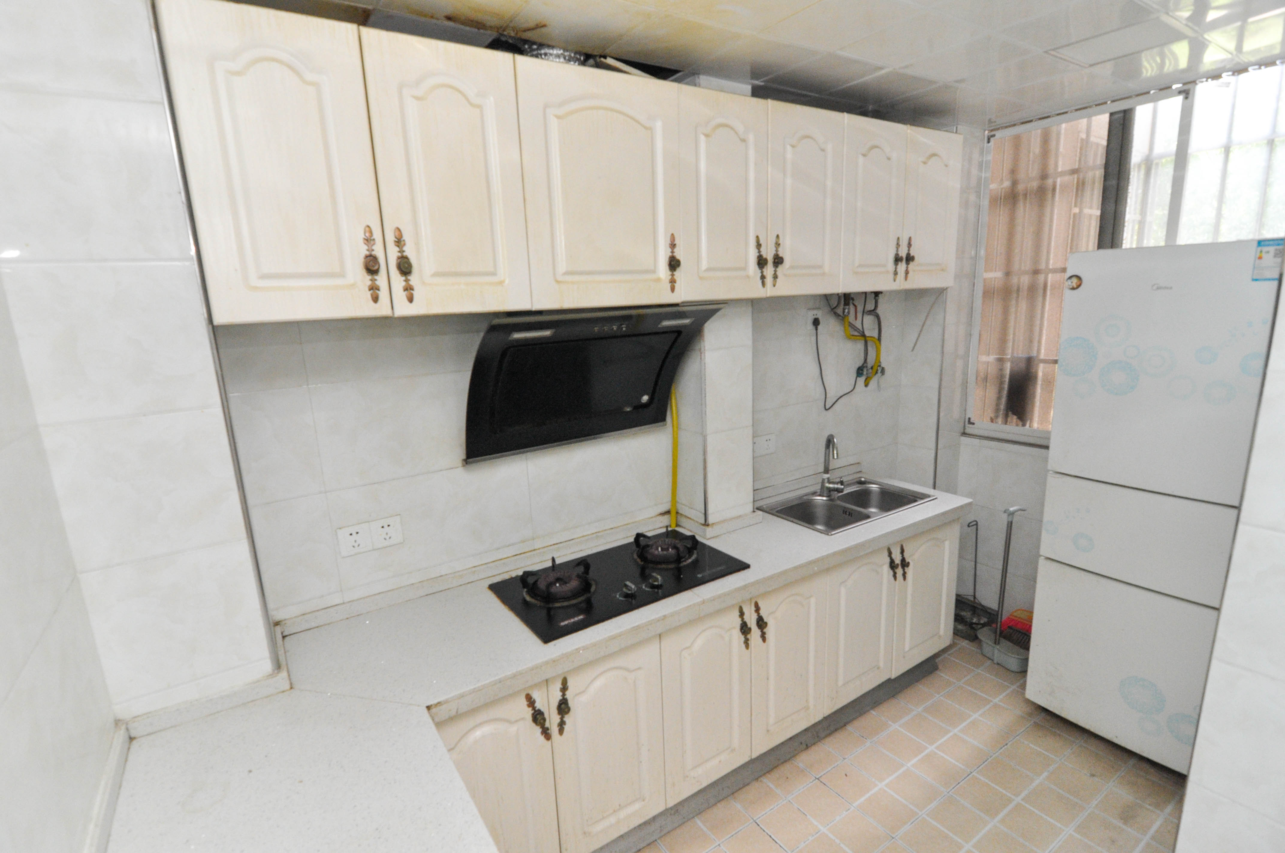 中房F联邦  3室2厅1卫    105.0万 中房F联邦  3室2厅1卫    105.0万厨房