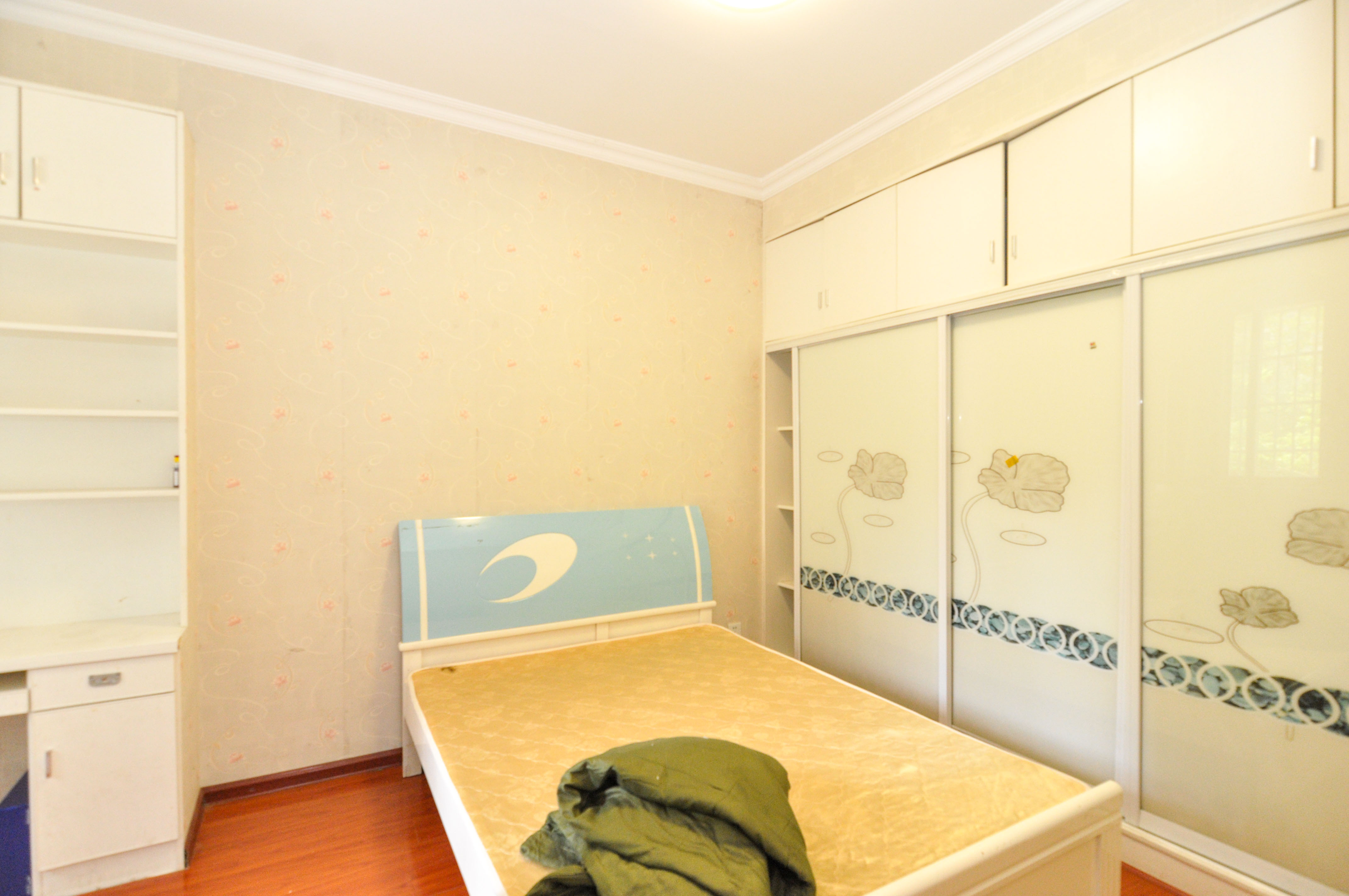 中房F联邦  3室2厅1卫    105.0万 中房F联邦  3室2厅1卫    105.0万卧室