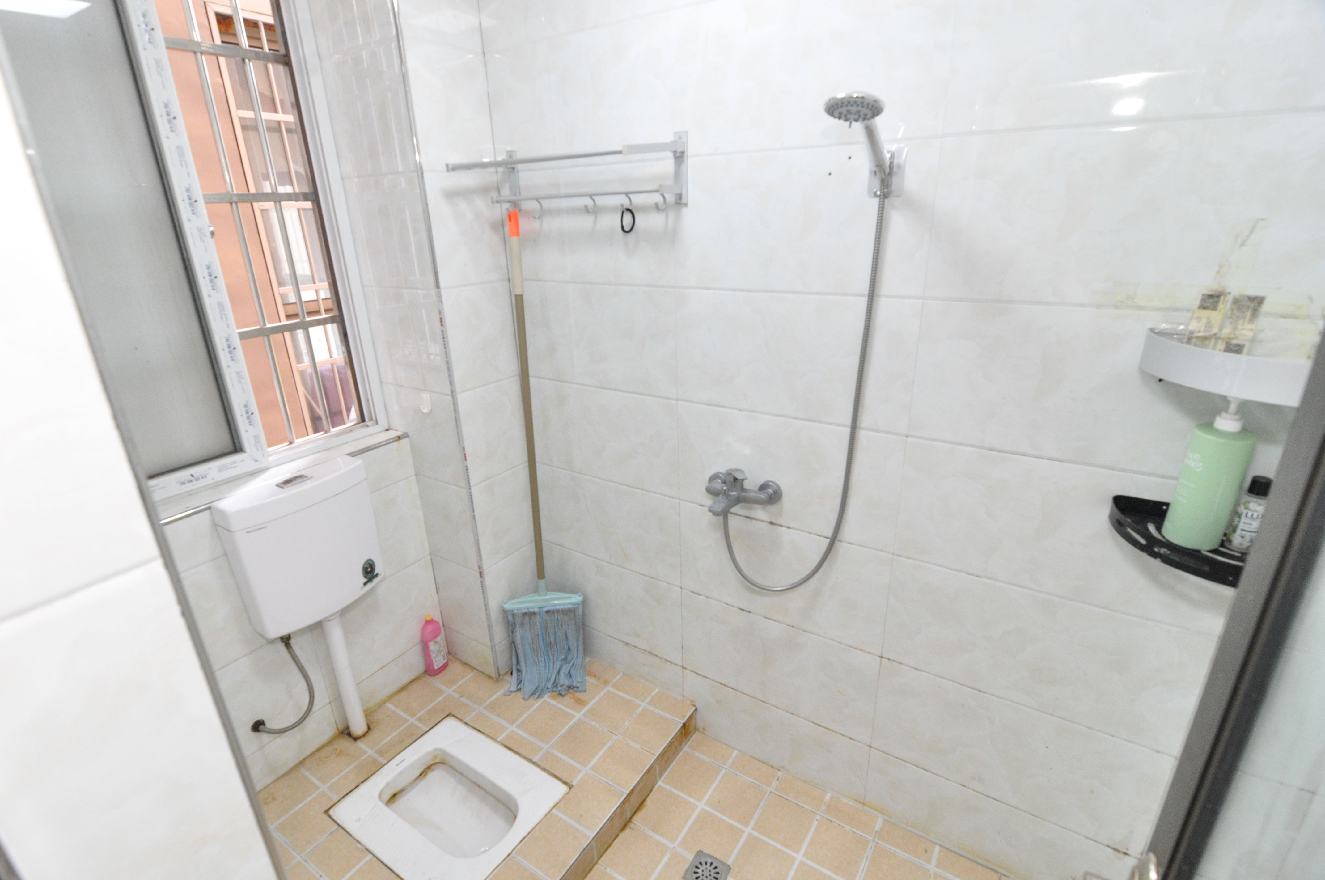 中房F联邦  3室2厅1卫    105.0万 中房F联邦  3室2厅1卫    105.0万卫生间