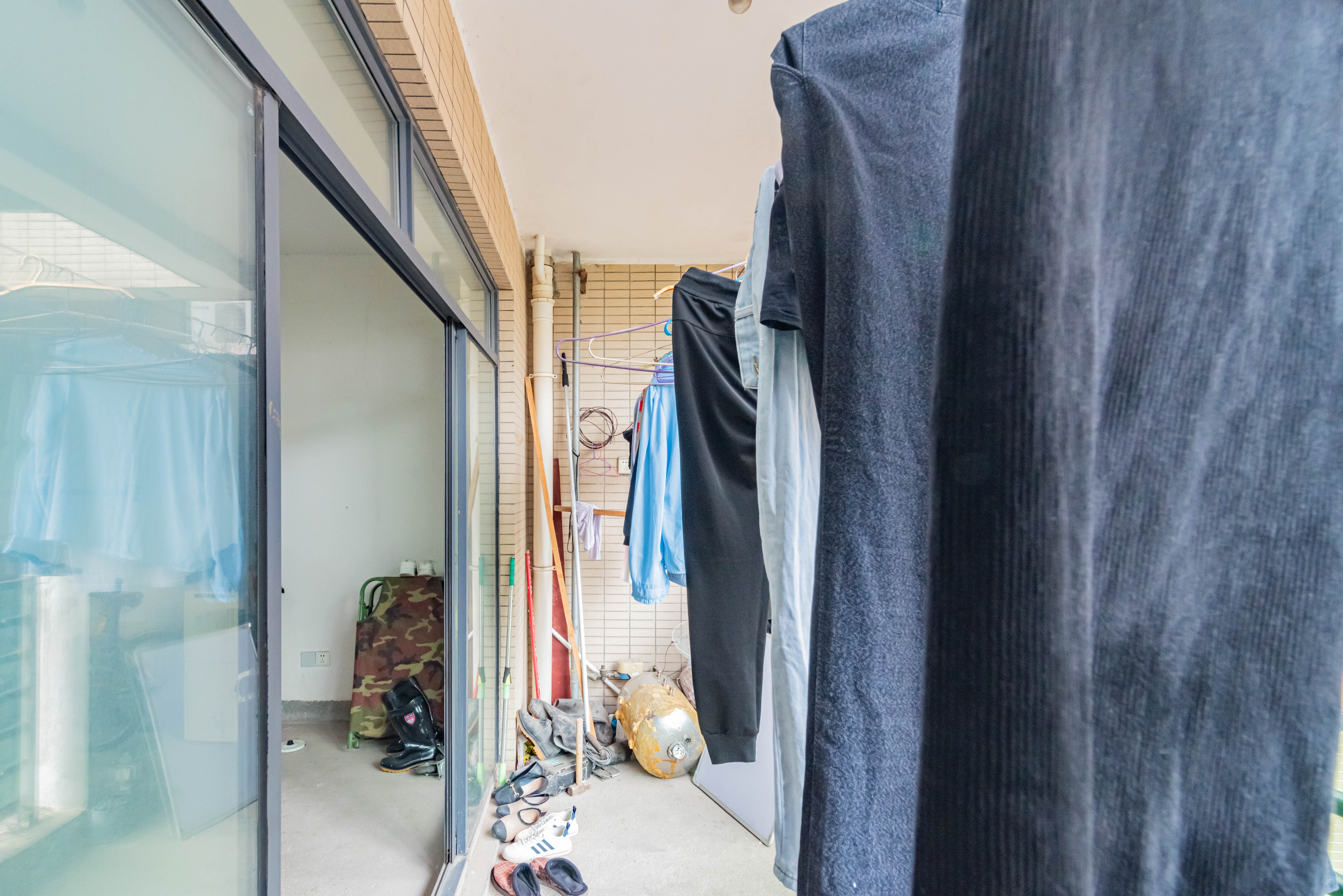 申湘宽境 3室2厅1卫 71.80万 申湘宽境 3室2厅1卫 71.80万阳台