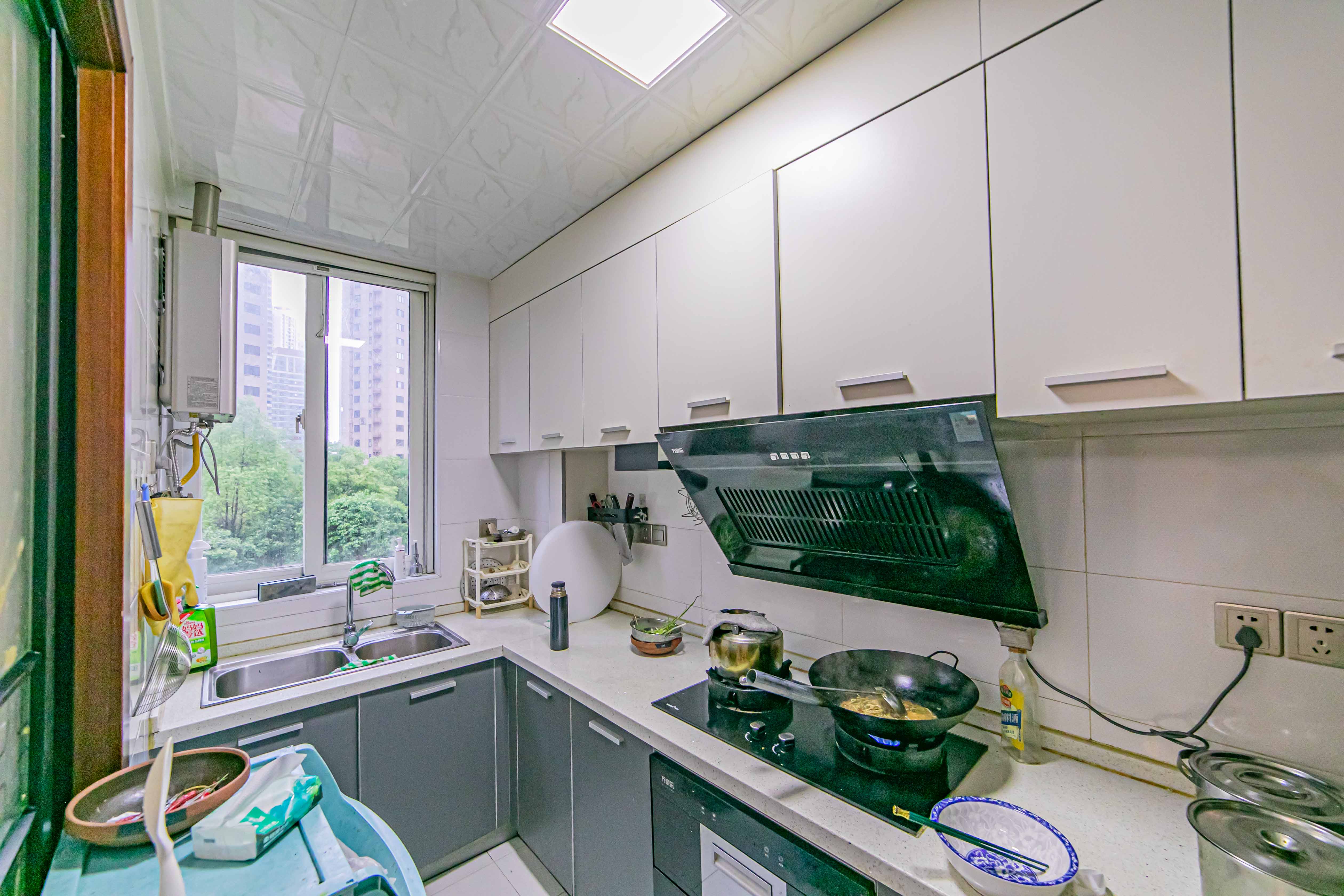 北辰三角洲E4区 4室2厅2卫 160.00万 北辰三角洲E4区 4室2厅2卫 160.00万厨房