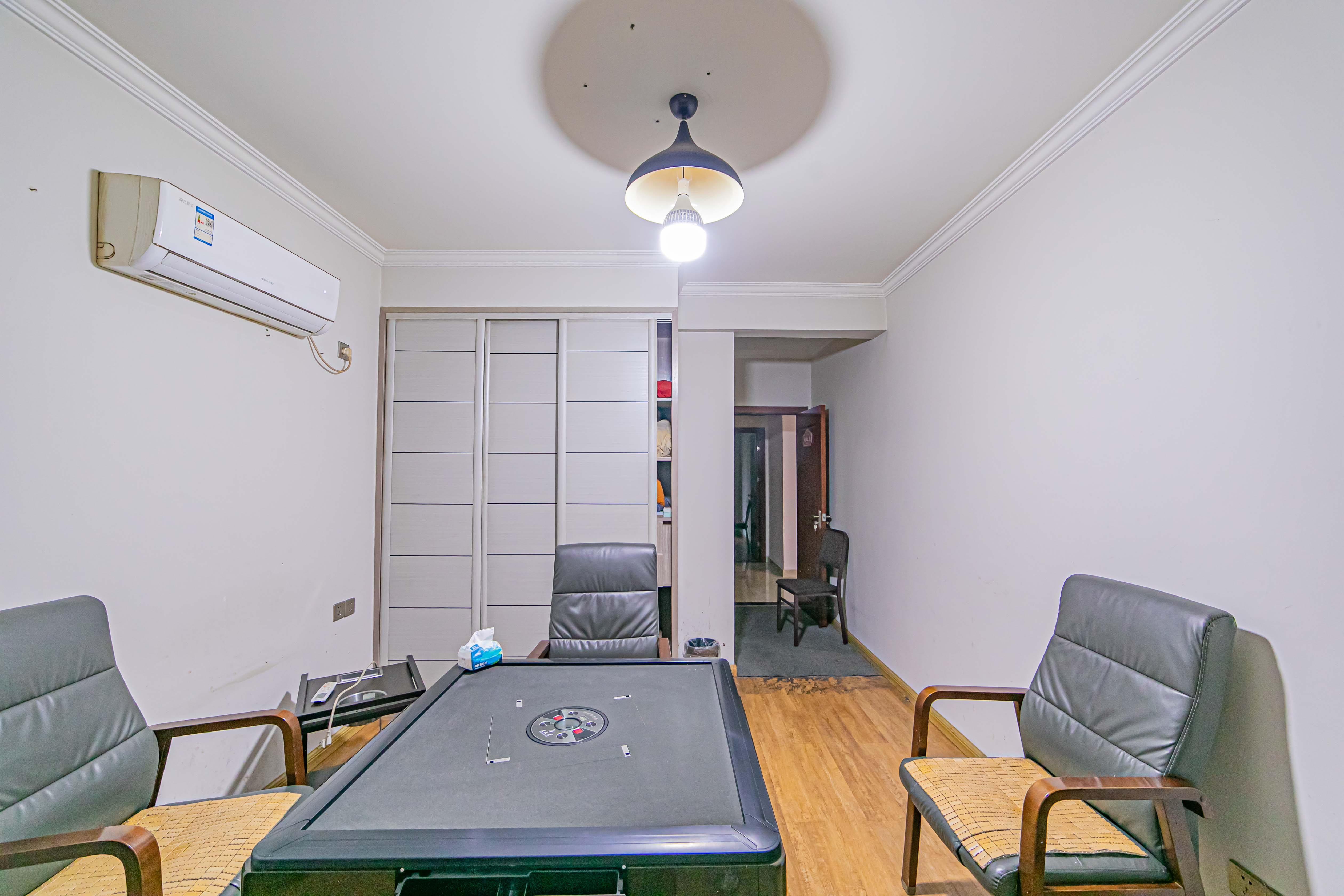 北辰三角洲E4区 4室2厅2卫 160.00万 北辰三角洲E4区 4室2厅2卫 160.00万卧室